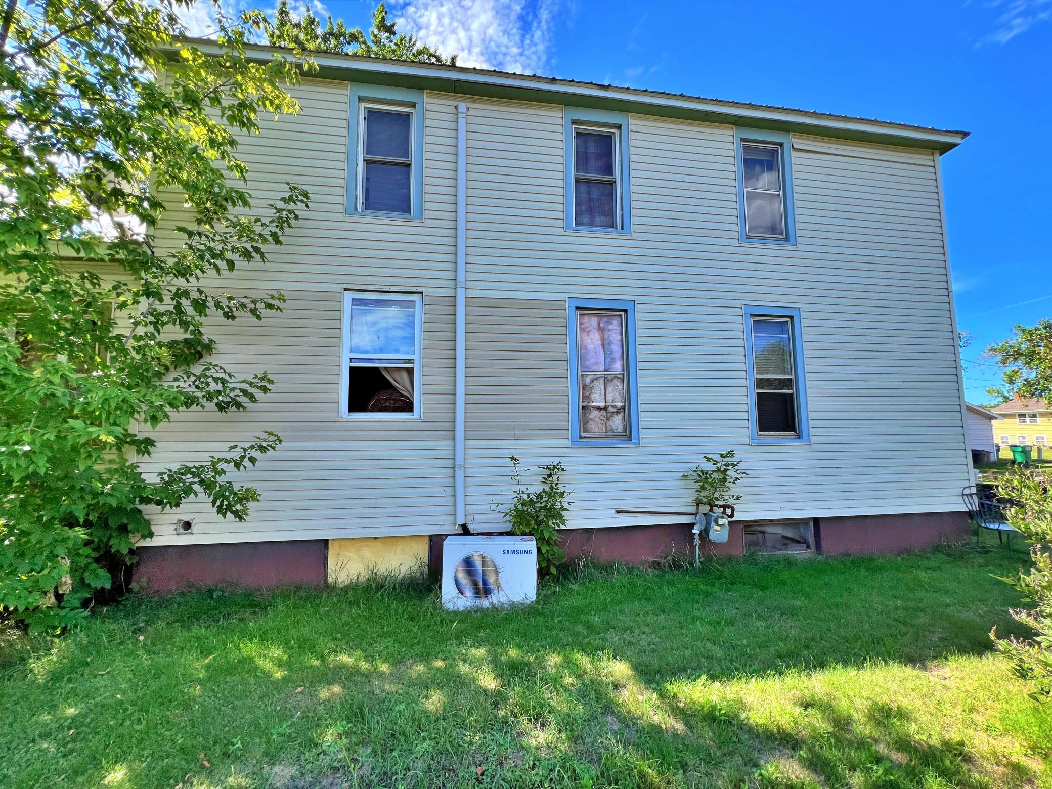 1930 duplex for sale at 708 2nd Street NW in Aitkin, MN — 5 bed, 4 bath (photo 27 of 30)