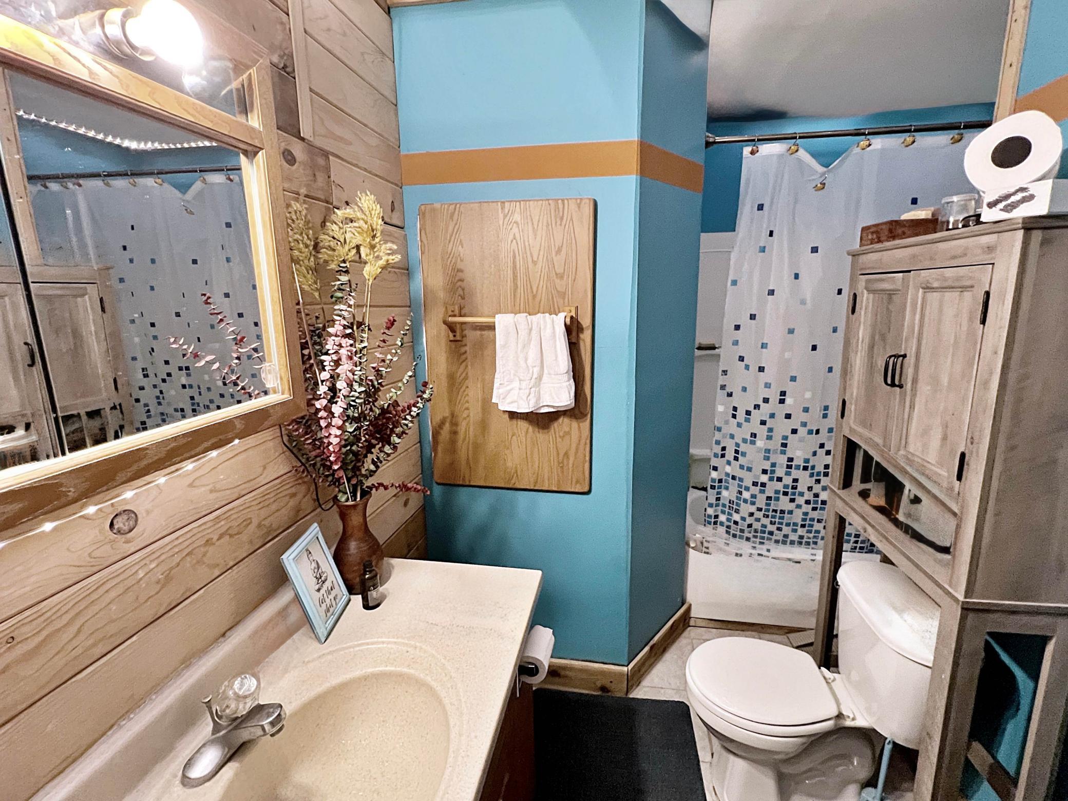 1930 duplex for sale at 708 2nd Street NW in Aitkin, MN — 5 bed, 4 bath (photo 9 of 30)
