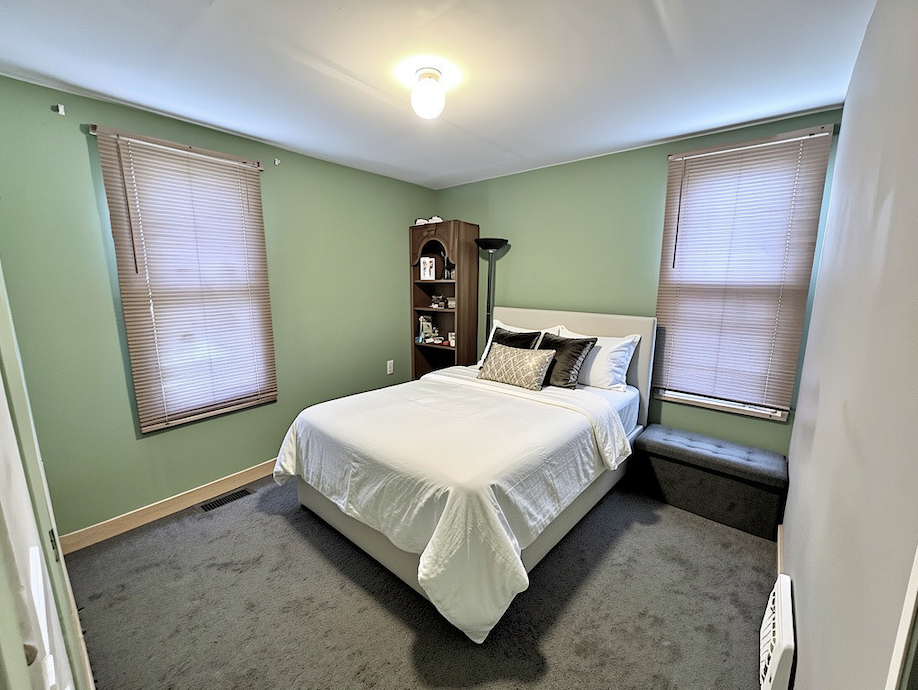 1930 duplex for sale at 708 2nd Street NW in Aitkin, MN — 5 bed, 4 bath (photo 10 of 30)