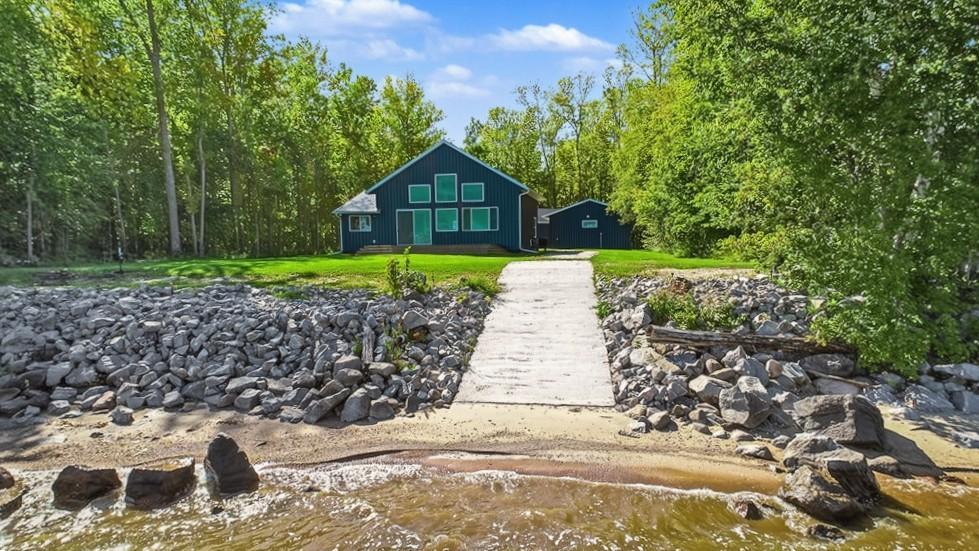 1991 single family home for sale at 6278 Sandy Shores Drive NW in Williams, MN — 4 bed, 3 bath (photo 2 of 67)