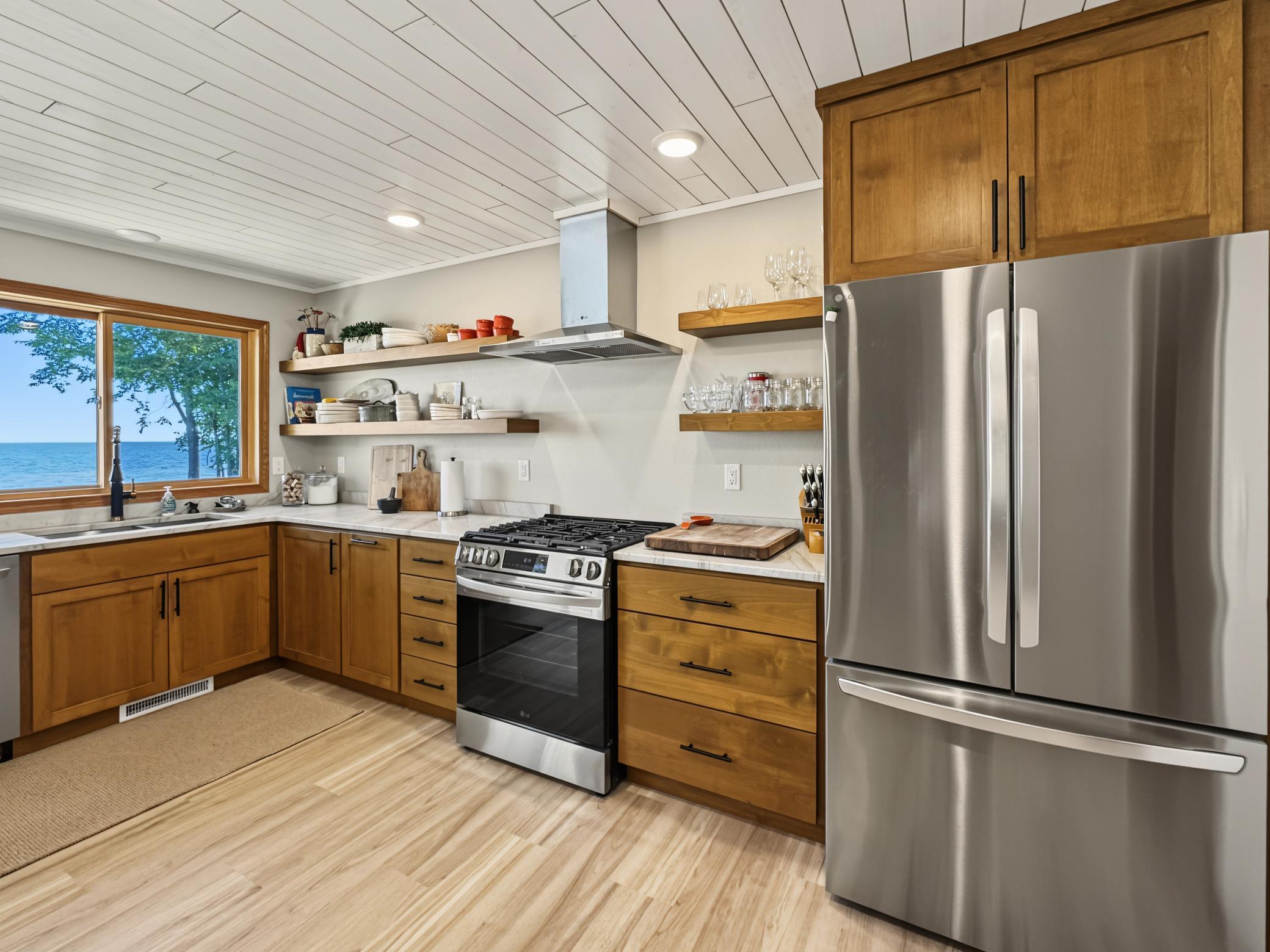 1991 single family home for sale at 6278 Sandy Shores Drive NW in Williams, MN — 4 bed, 3 bath (photo 15 of 67)