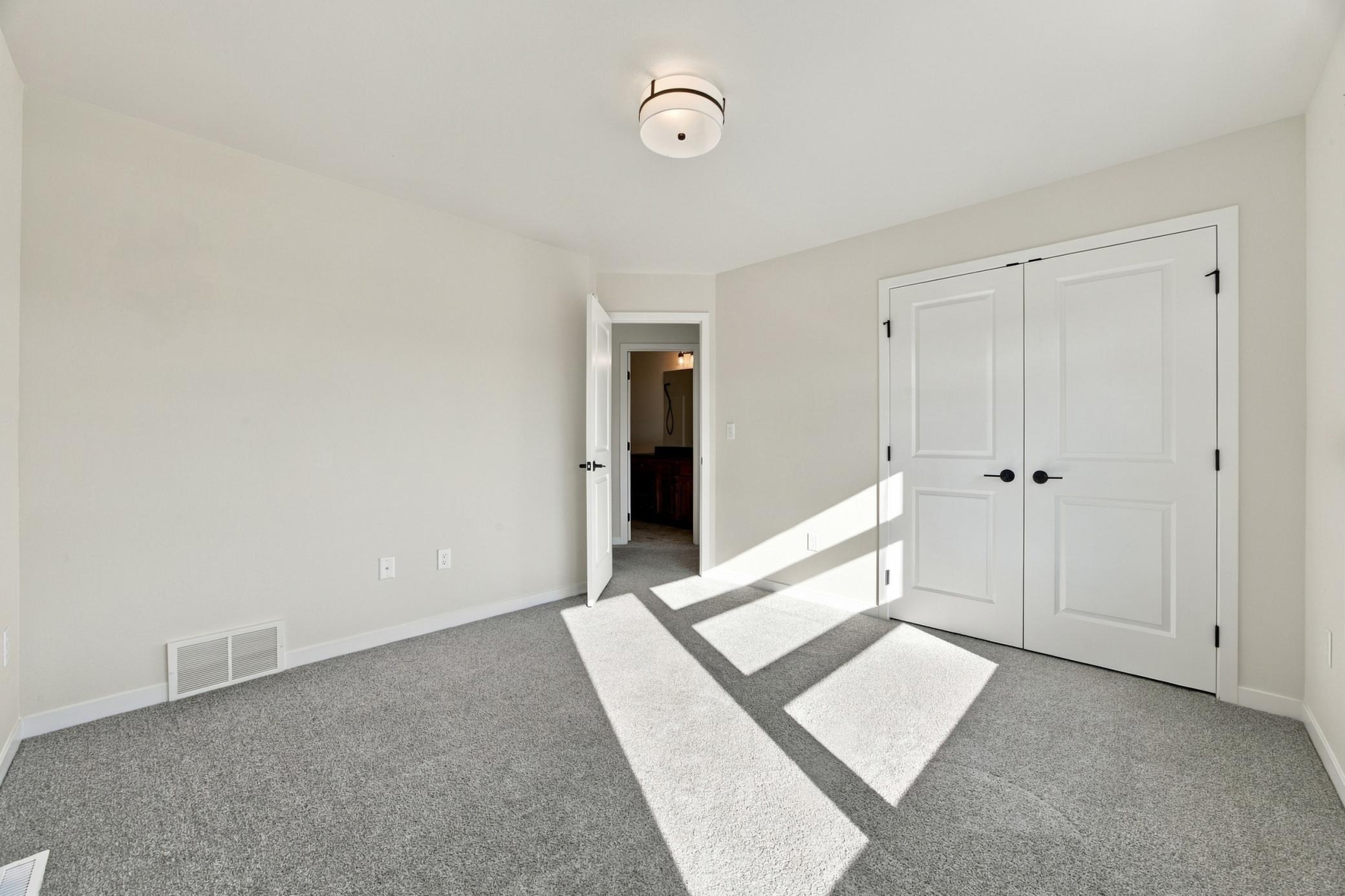 2022 single family home for sale at 7327 Madelyn Lane S in Fargo, ND — 4 bed, 3 bath (photo 24 of 46)