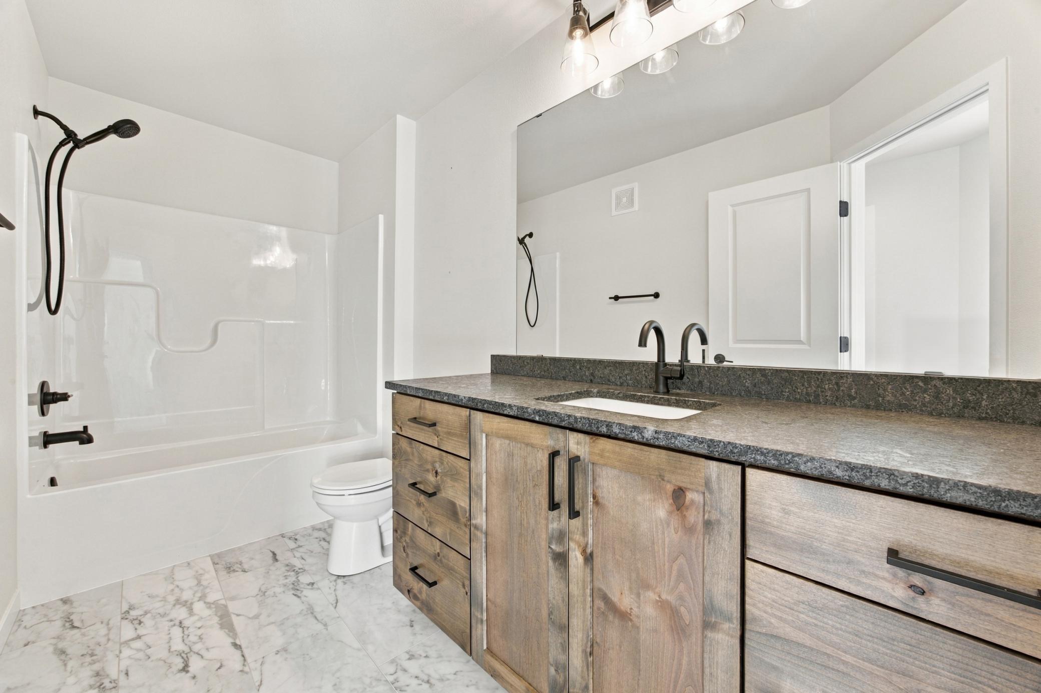 2022 single family home for sale at 7327 Madelyn Lane S in Fargo, ND — 4 bed, 3 bath (photo 25 of 46)