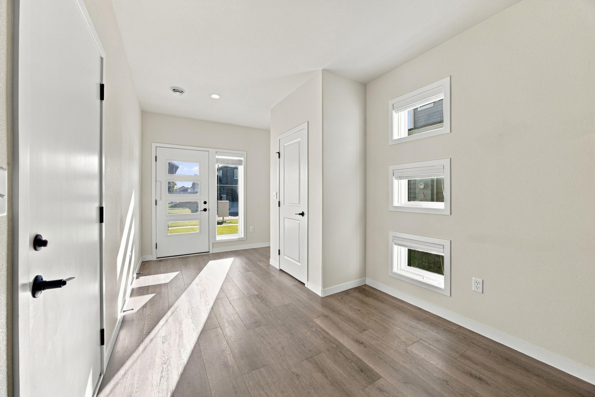 2022 single family home for sale at 7327 Madelyn Lane S in Fargo, ND — 4 bed, 3 bath (photo 7 of 46)