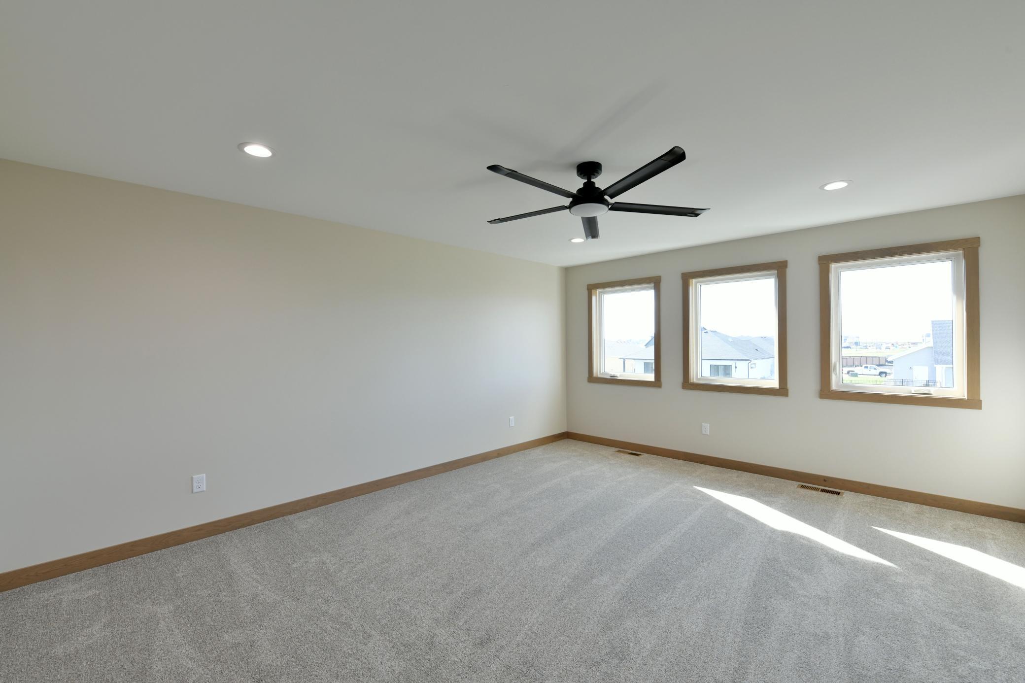 2026 single family home for sale at 3154 Archer Place S in Fargo, ND — 5 bed, 4 bath (photo 18 of 37)