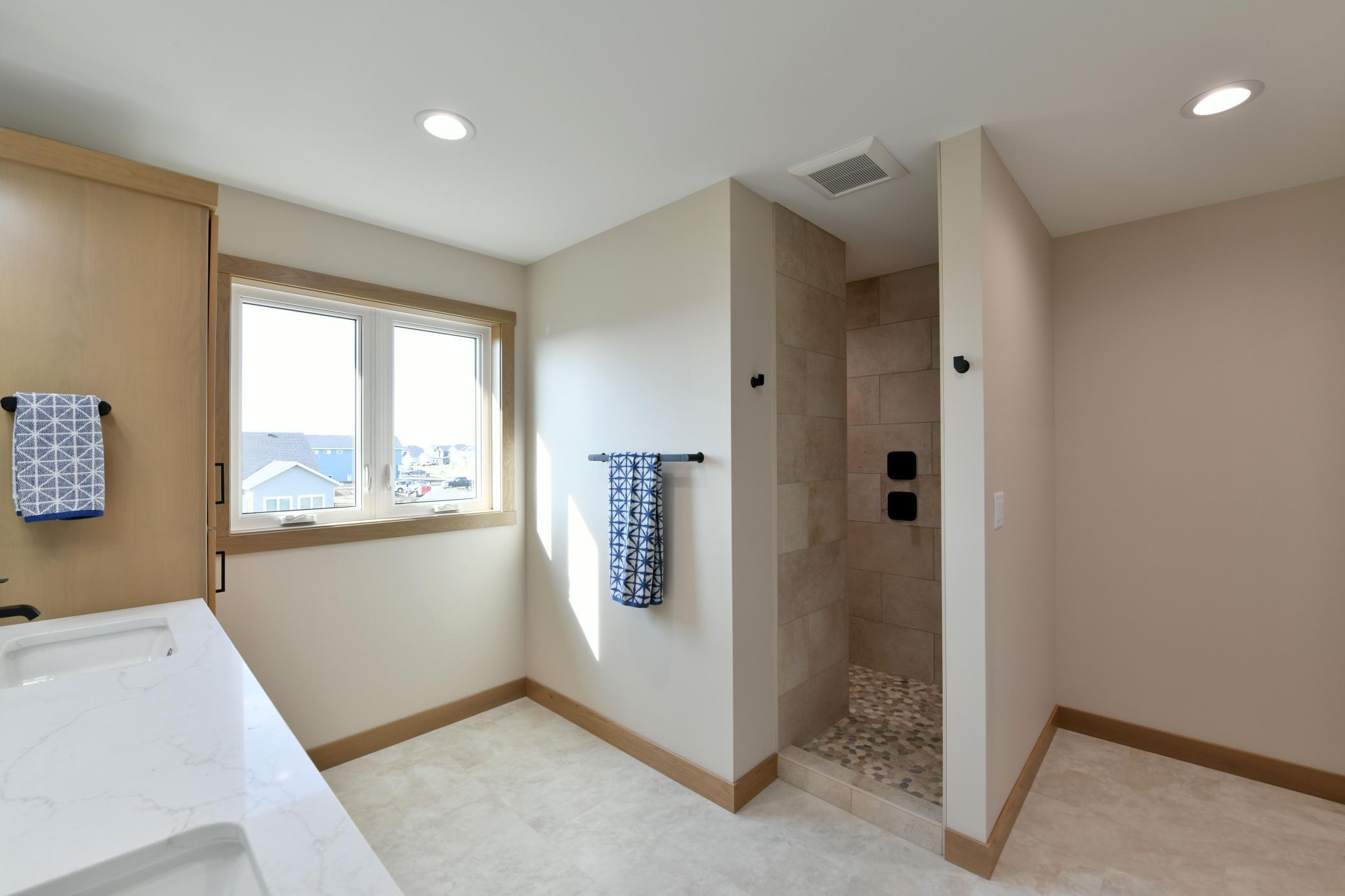 2026 single family home for sale at 3154 Archer Place S in Fargo, ND — 5 bed, 4 bath (photo 21 of 37)