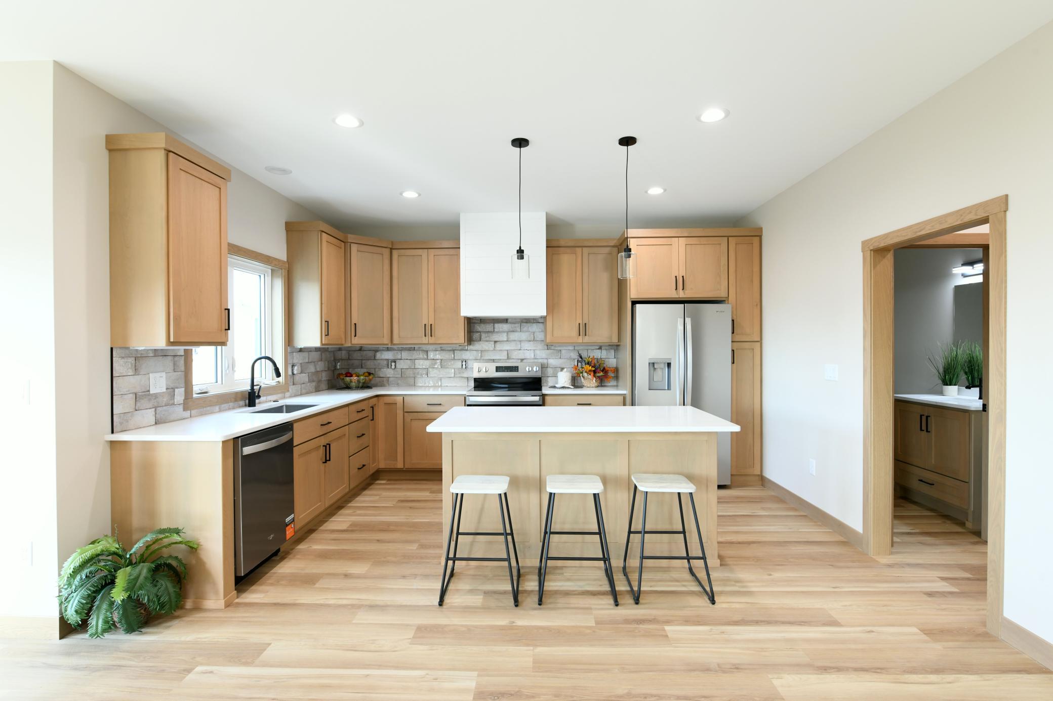 2026 single family home for sale at 3154 Archer Place S in Fargo, ND — 5 bed, 4 bath (photo 6 of 37)
