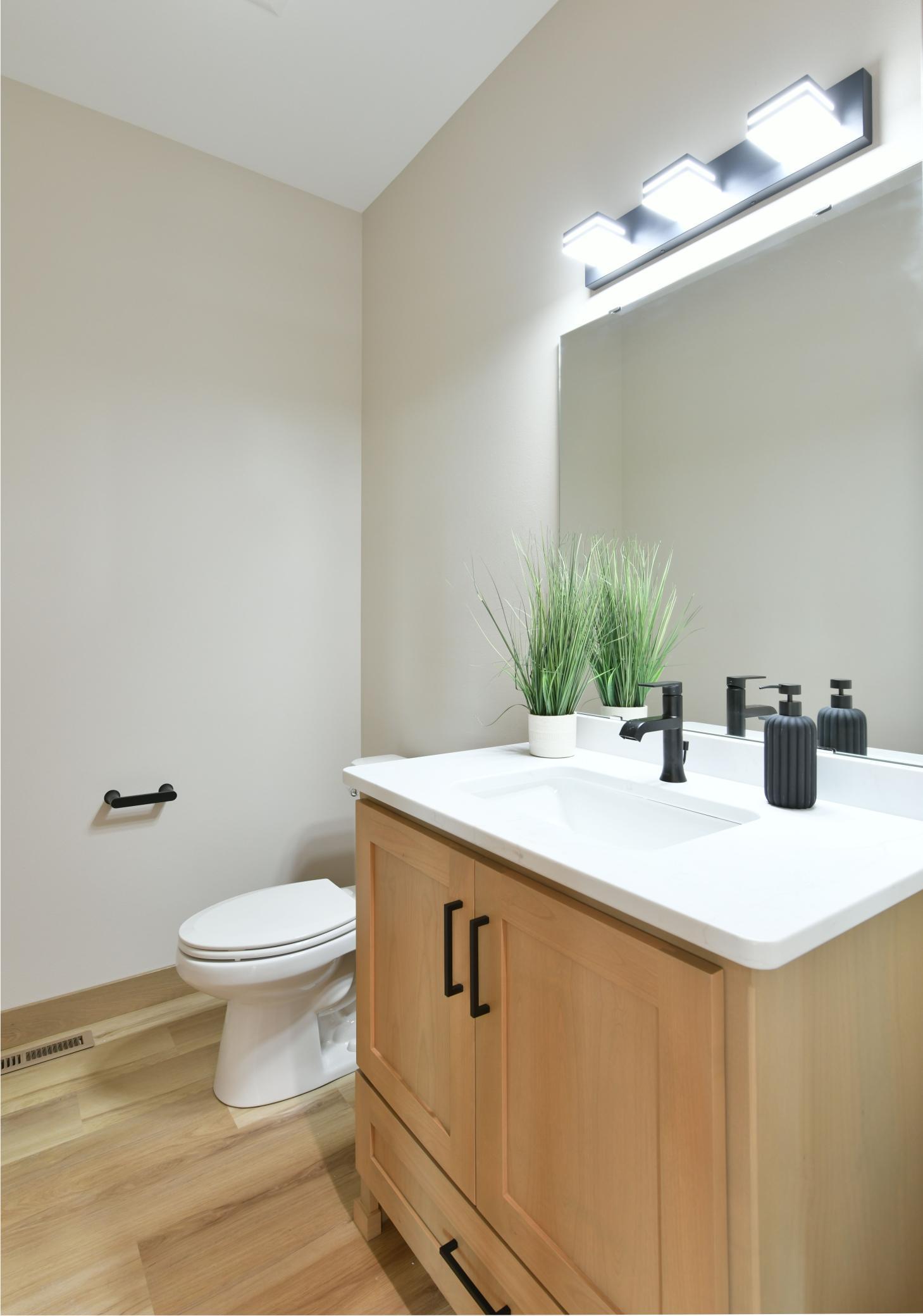 2026 single family home for sale at 3154 Archer Place S in Fargo, ND — 5 bed, 4 bath (photo 10 of 37)