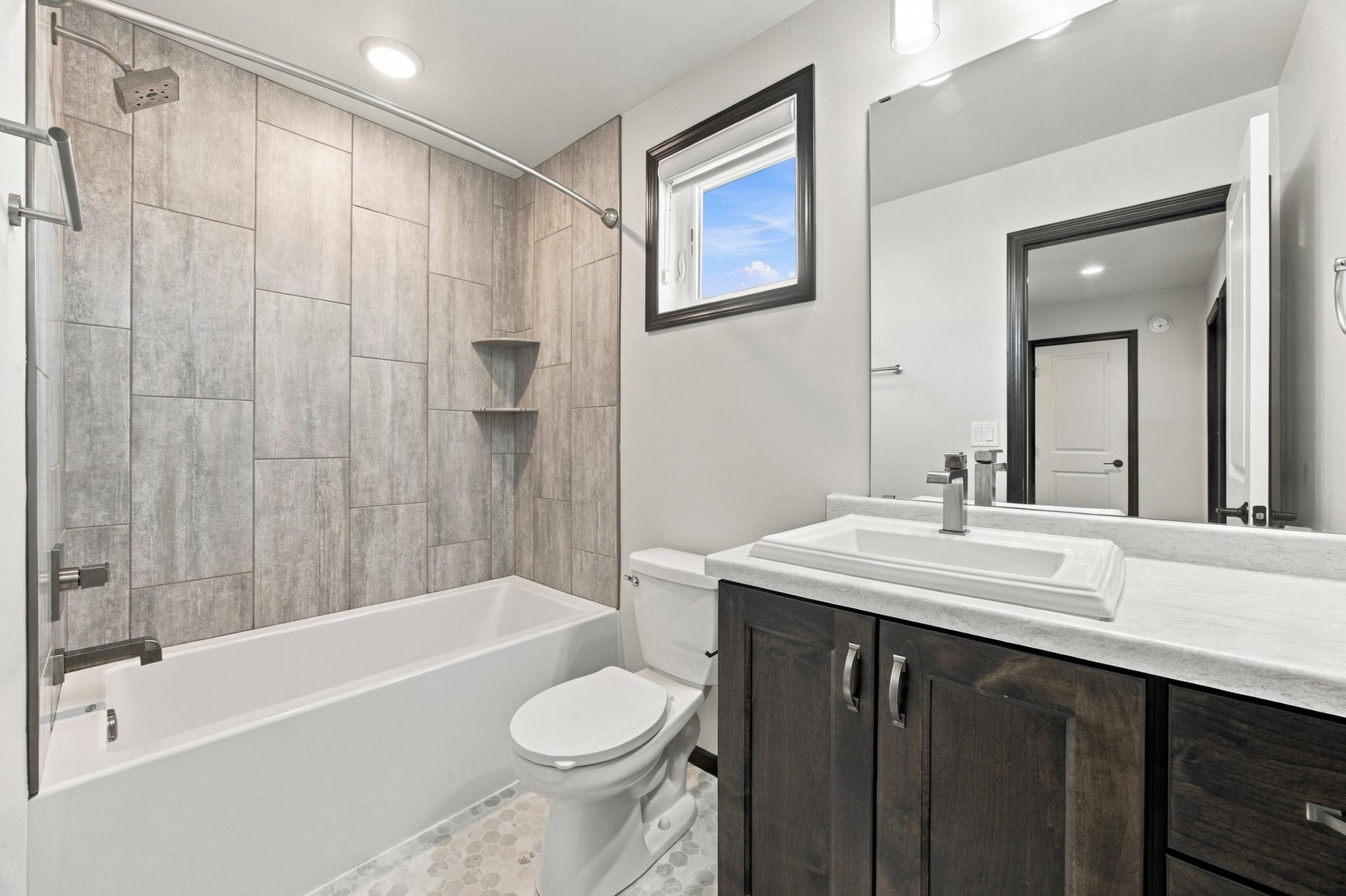2021 single family home for sale at 2722 12th Street W in West Fargo, ND — 4 bed, 3 bath (photo 26 of 40)