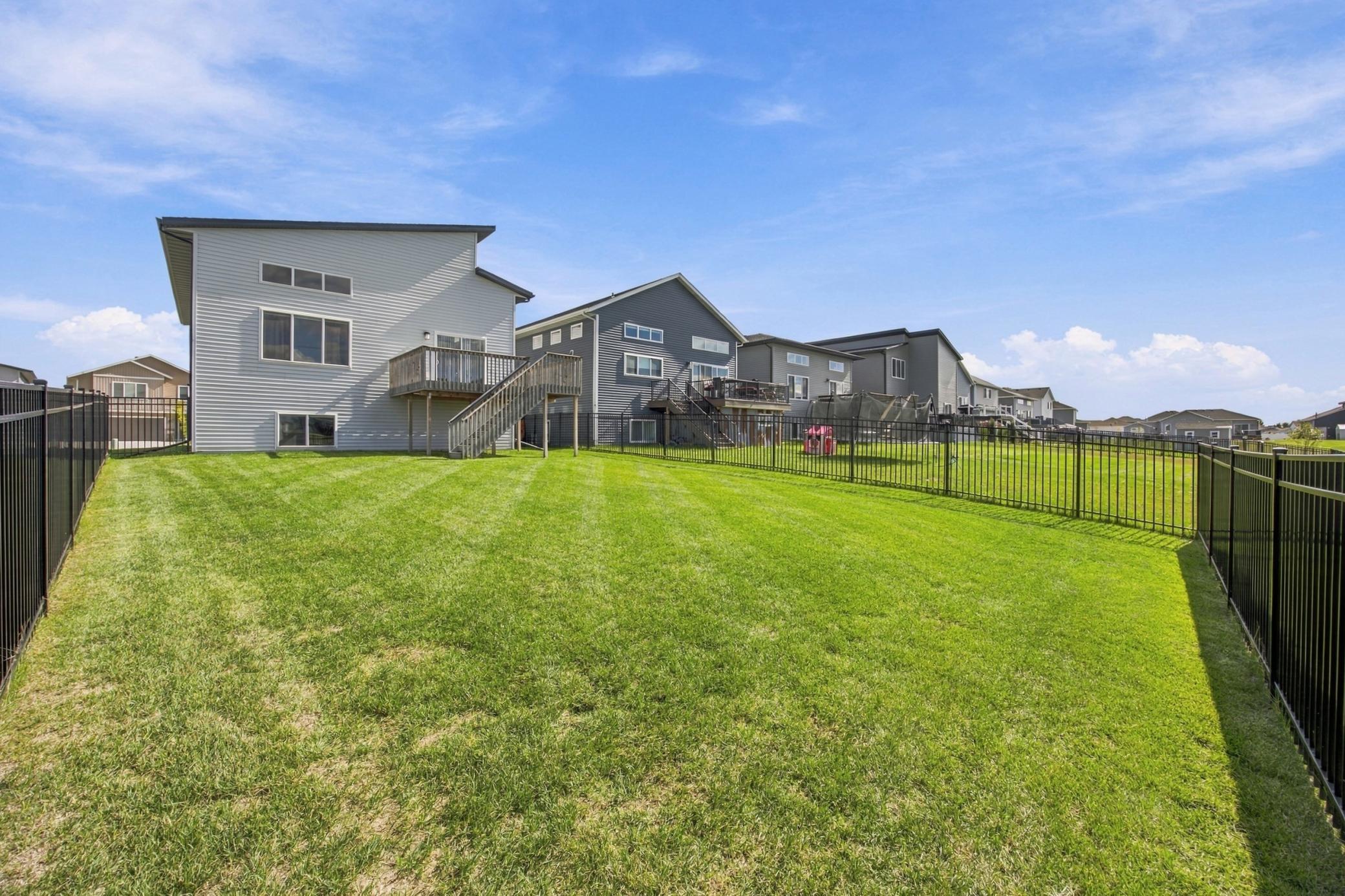 2021 single family home for sale at 2722 12th Street W in West Fargo, ND — 4 bed, 3 bath (photo 6 of 40)