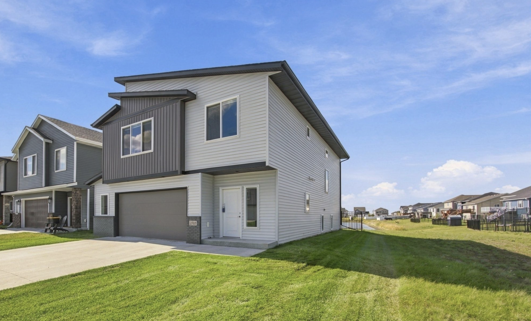 2021 single family home for sale at 2722 12th Street W in West Fargo, ND — 4 bed, 3 bath (photo 7 of 40)