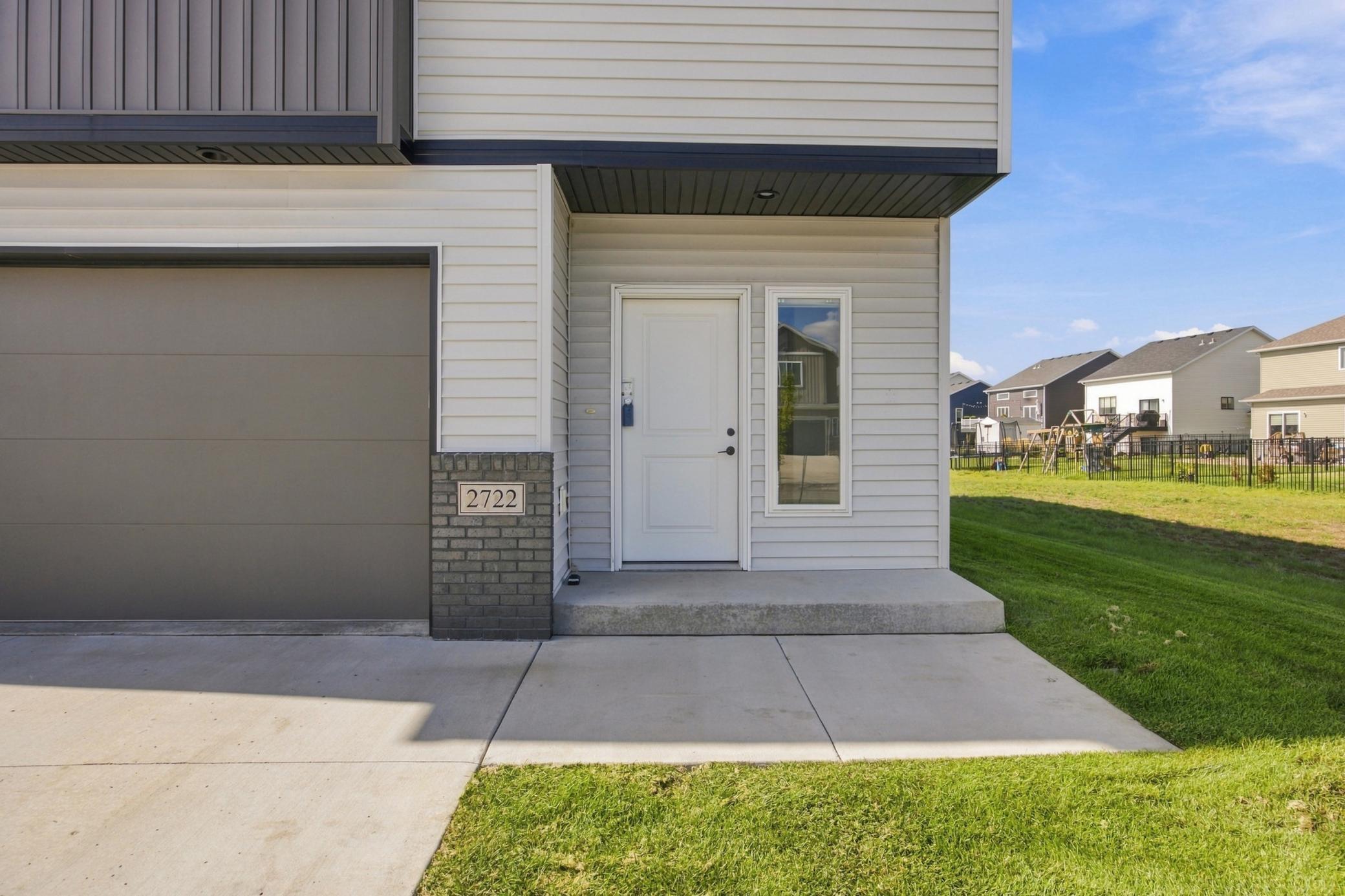 2021 single family home for sale at 2722 12th Street W in West Fargo, ND — 4 bed, 3 bath (photo 8 of 40)