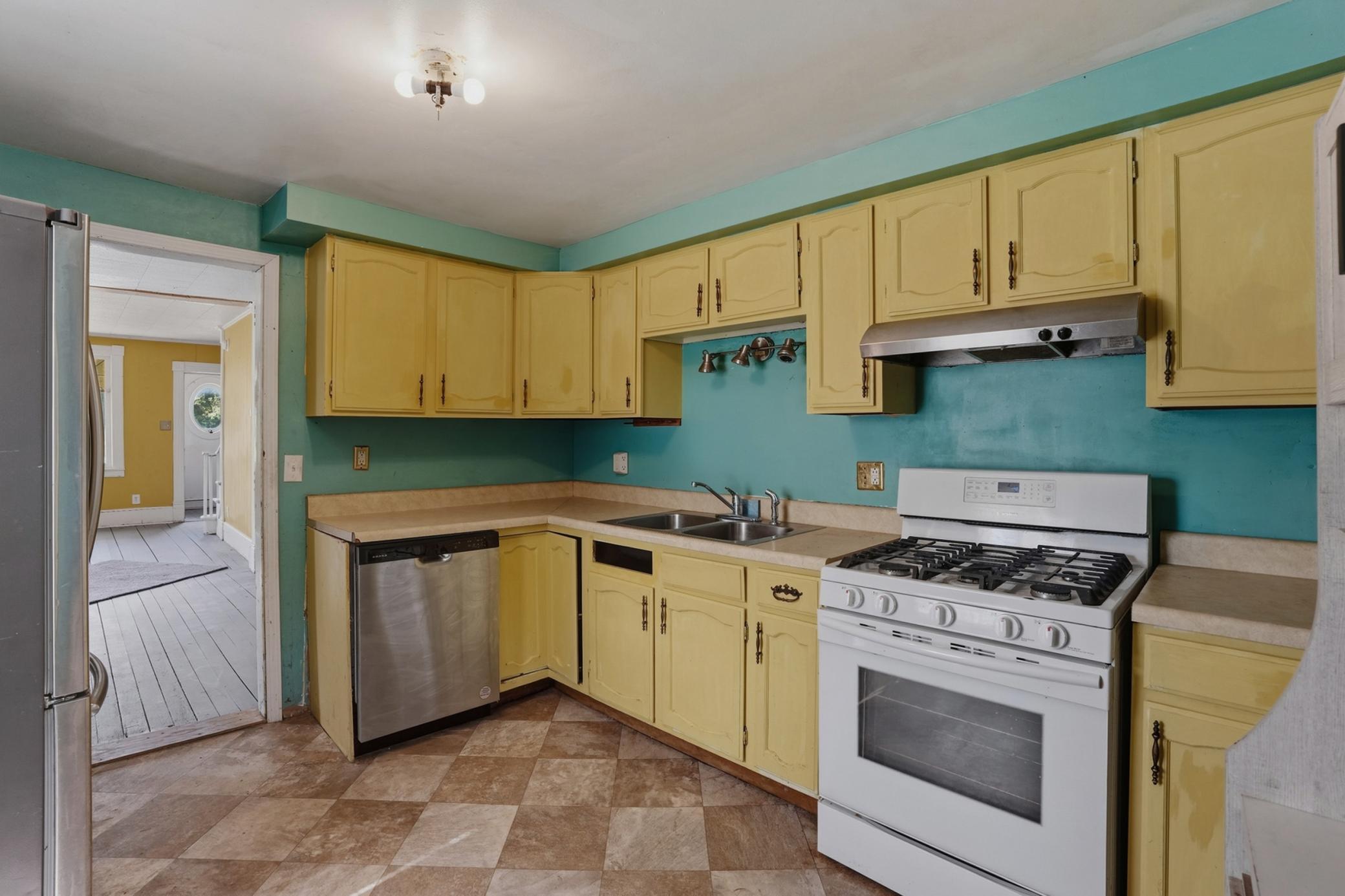 1900 single family home for sale at 301 Main Avenue N in Red Lake Falls, MN — 3 bed, 2 bath (photo 13 of 29)