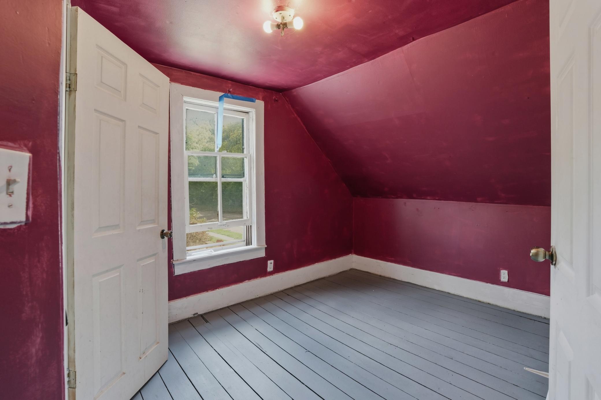 1900 single family home for sale at 301 Main Avenue N in Red Lake Falls, MN — 3 bed, 2 bath (photo 17 of 29)