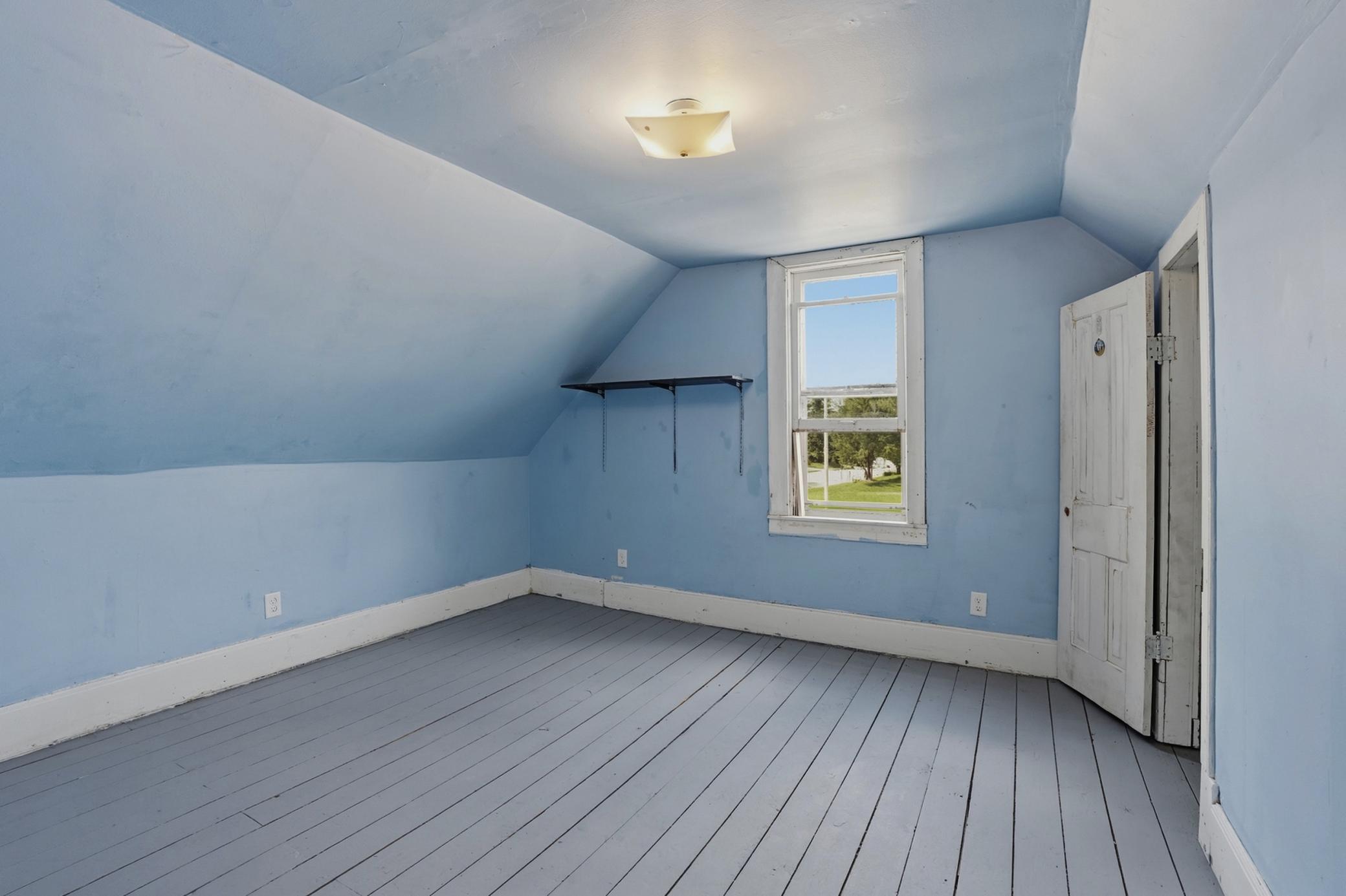 1900 single family home for sale at 301 Main Avenue N in Red Lake Falls, MN — 3 bed, 2 bath (photo 20 of 29)