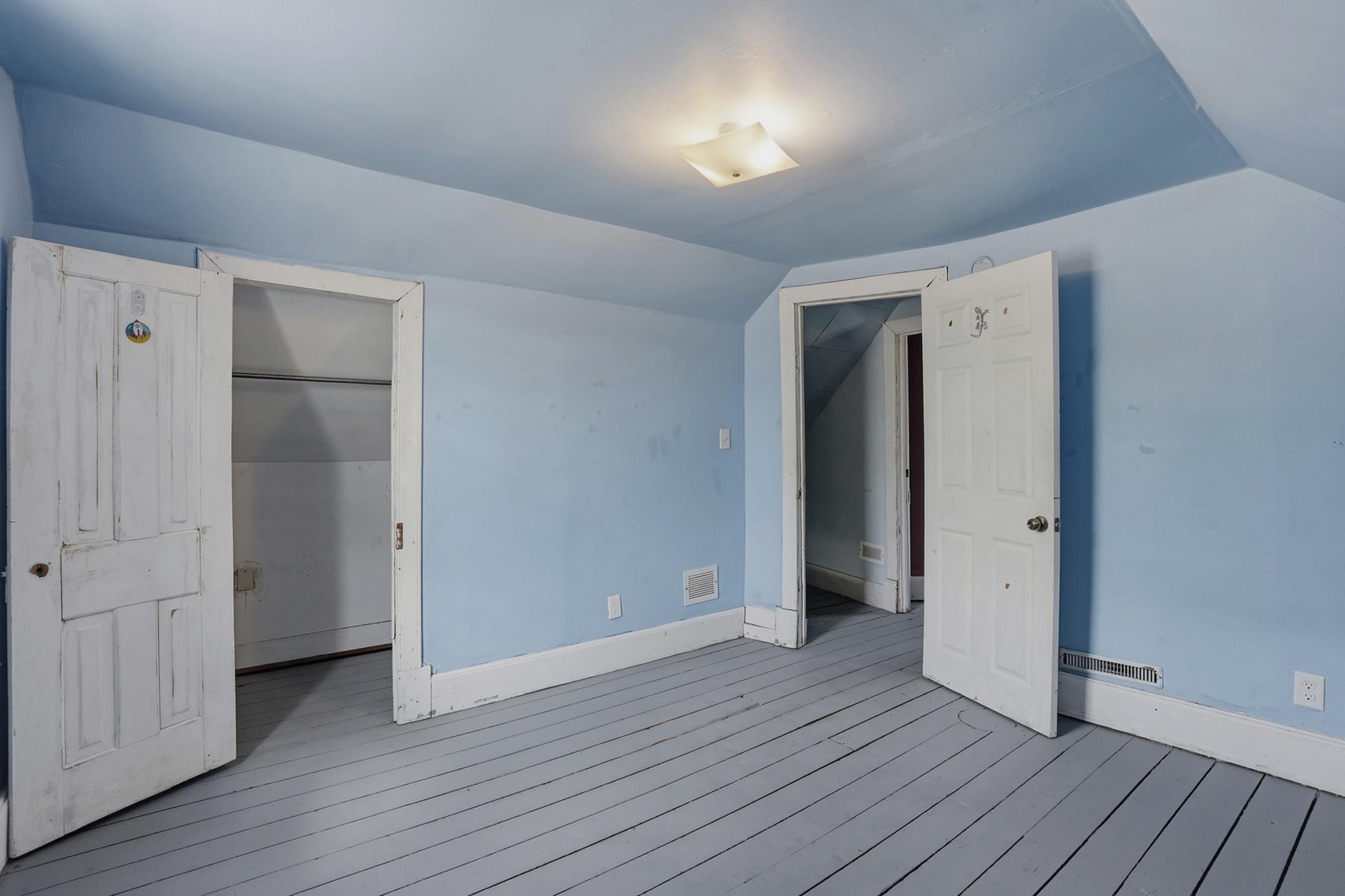 1900 single family home for sale at 301 Main Avenue N in Red Lake Falls, MN — 3 bed, 2 bath (photo 21 of 29)