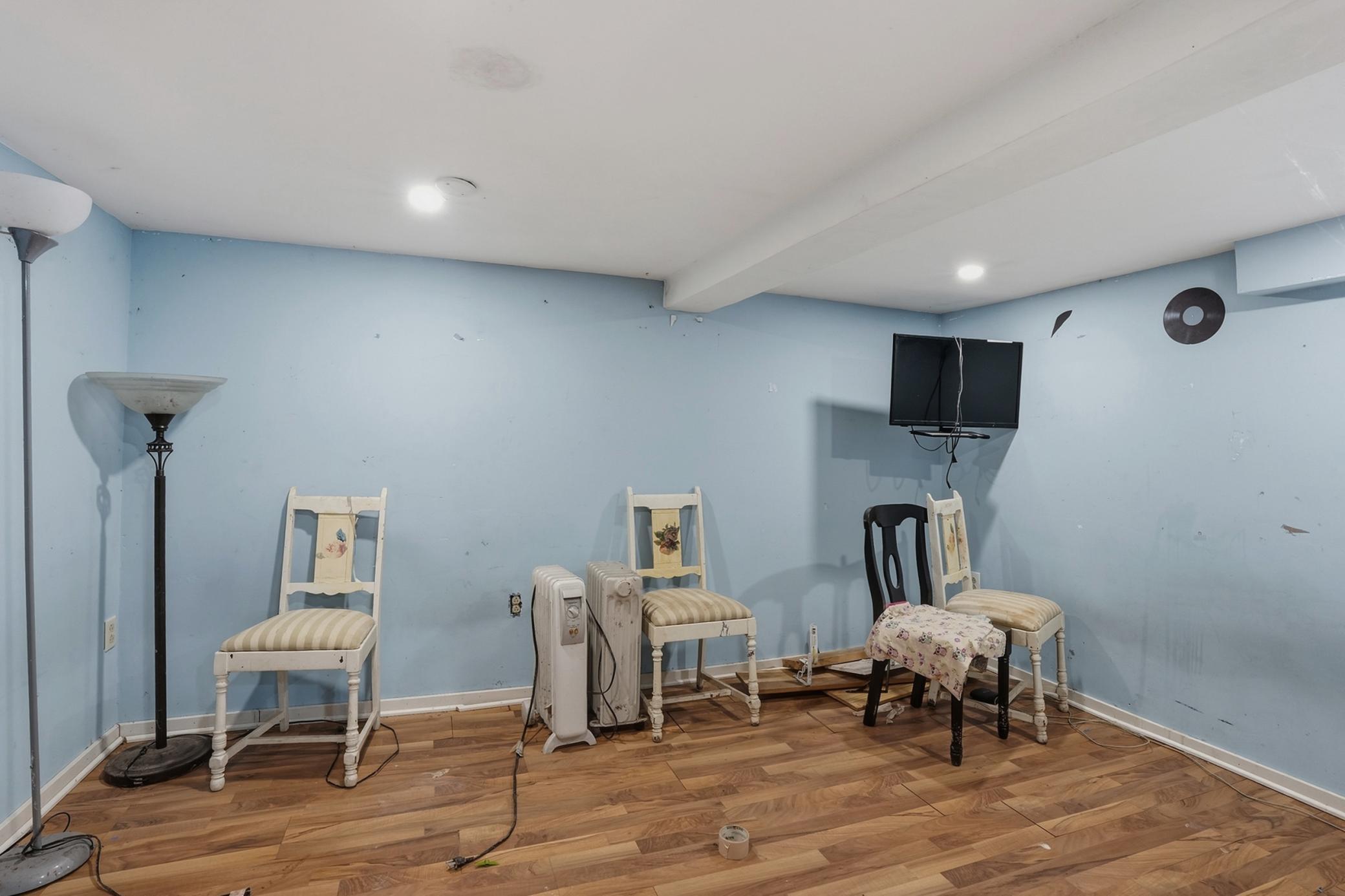 1900 single family home for sale at 301 Main Avenue N in Red Lake Falls, MN — 3 bed, 2 bath (photo 25 of 29)