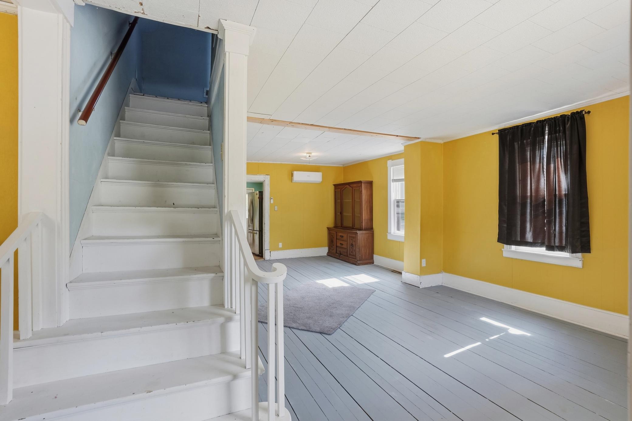 1900 single family home for sale at 301 Main Avenue N in Red Lake Falls, MN — 3 bed, 2 bath (photo 7 of 29)
