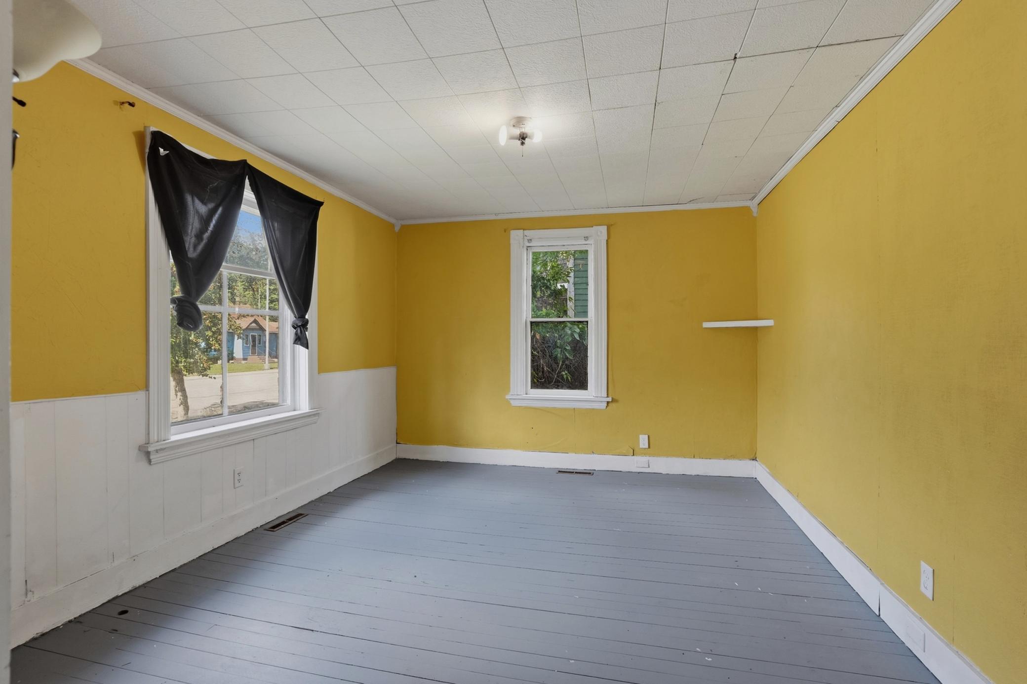 1900 single family home for sale at 301 Main Avenue N in Red Lake Falls, MN — 3 bed, 2 bath (photo 10 of 29)