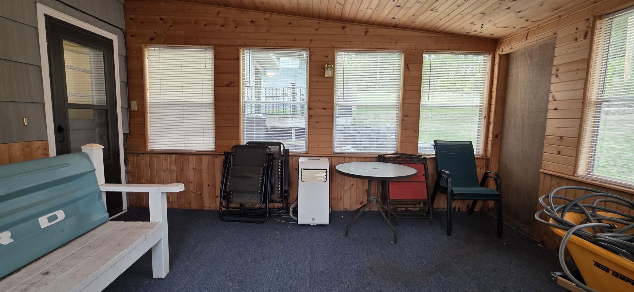 1958 single family home for sale at 426 9th Street NW in Valley City, ND — 3 bed, 2 bath (photo 41 of 50)