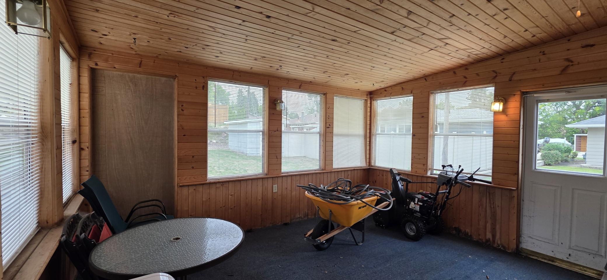 1958 single family home for sale at 426 9th Street NW in Valley City, ND — 3 bed, 2 bath (photo 42 of 50)