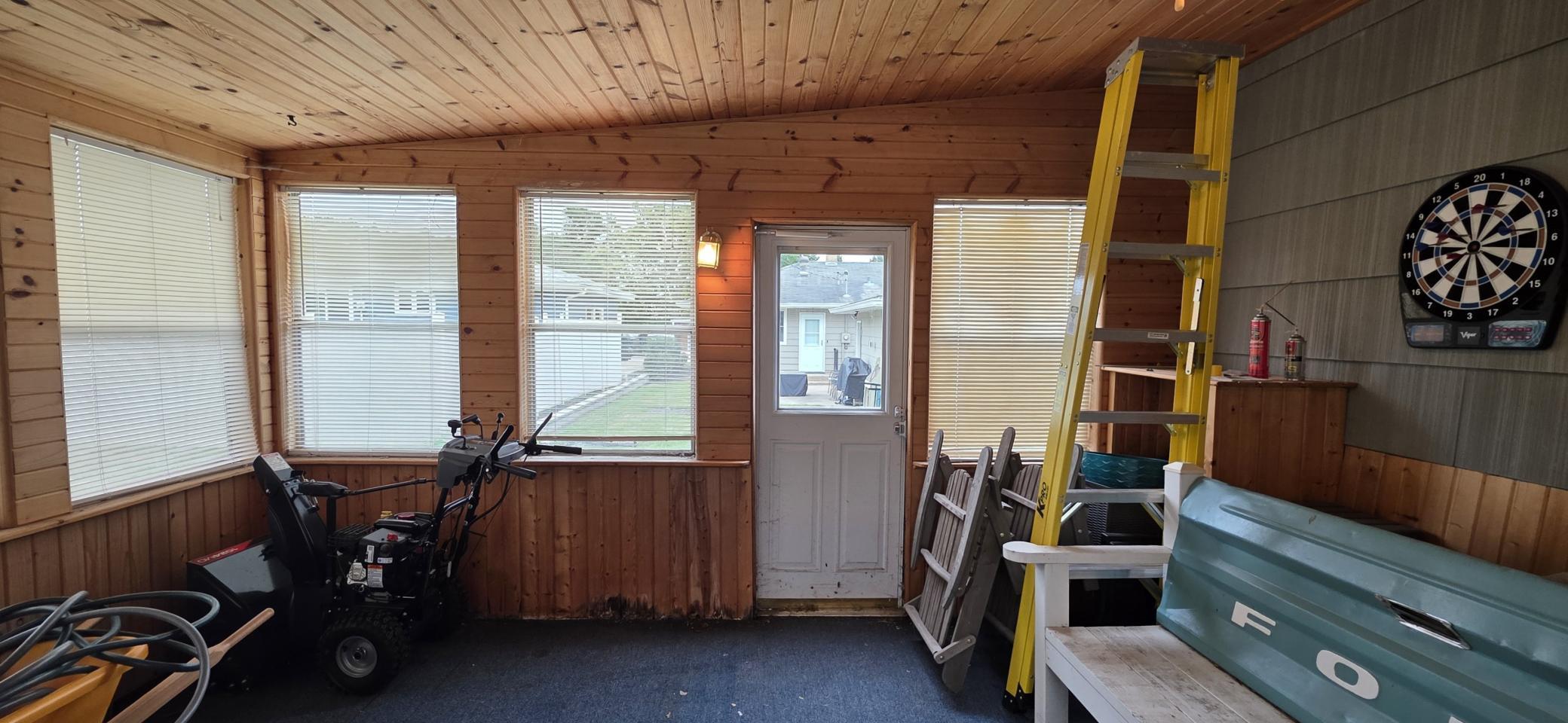 1958 single family home for sale at 426 9th Street NW in Valley City, ND — 3 bed, 2 bath (photo 43 of 50)
