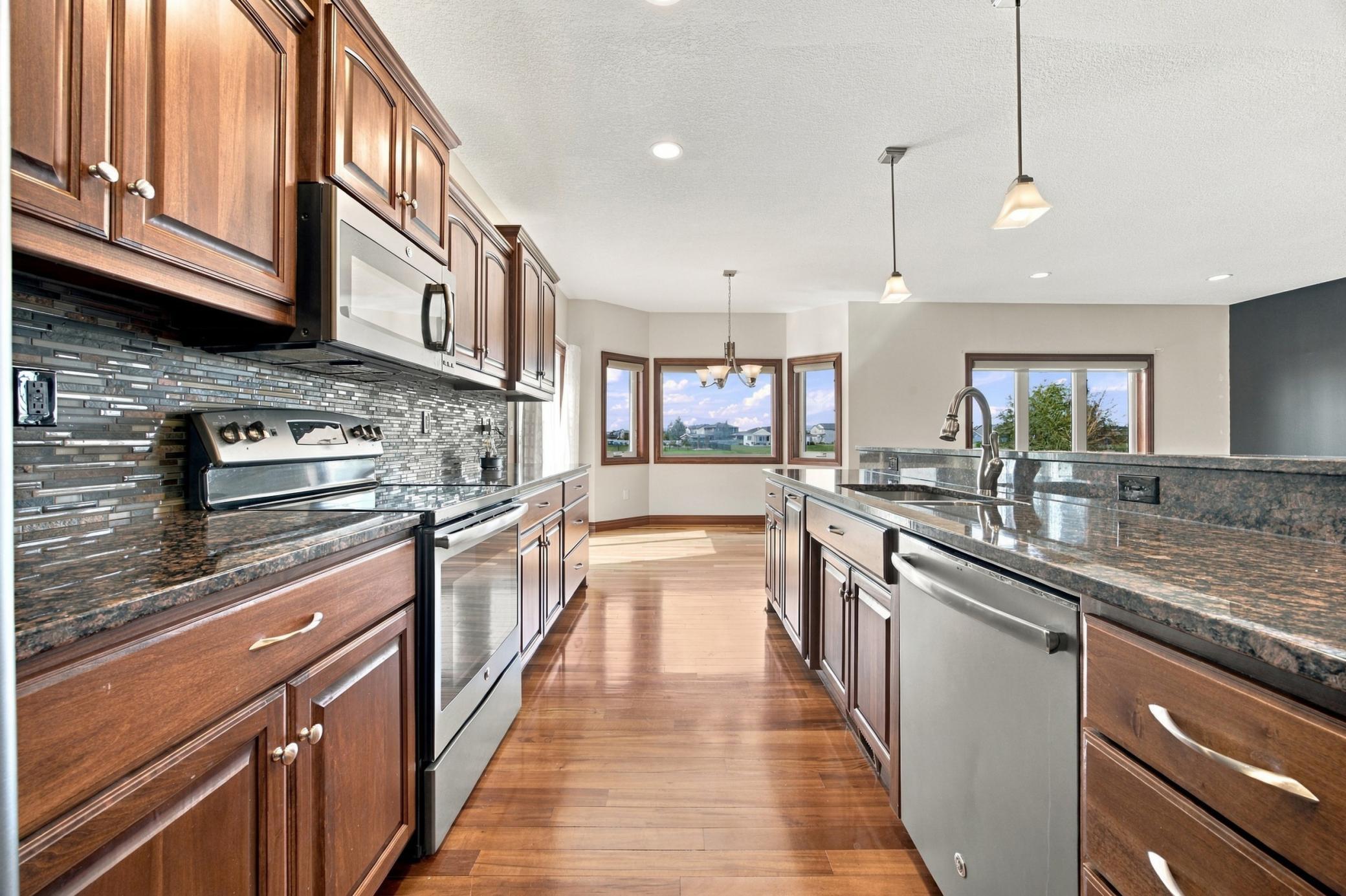 2014 single family home for sale at 2302 10th Street W in West Fargo, ND — 4 bed, 3 bath (photo 11 of 62)