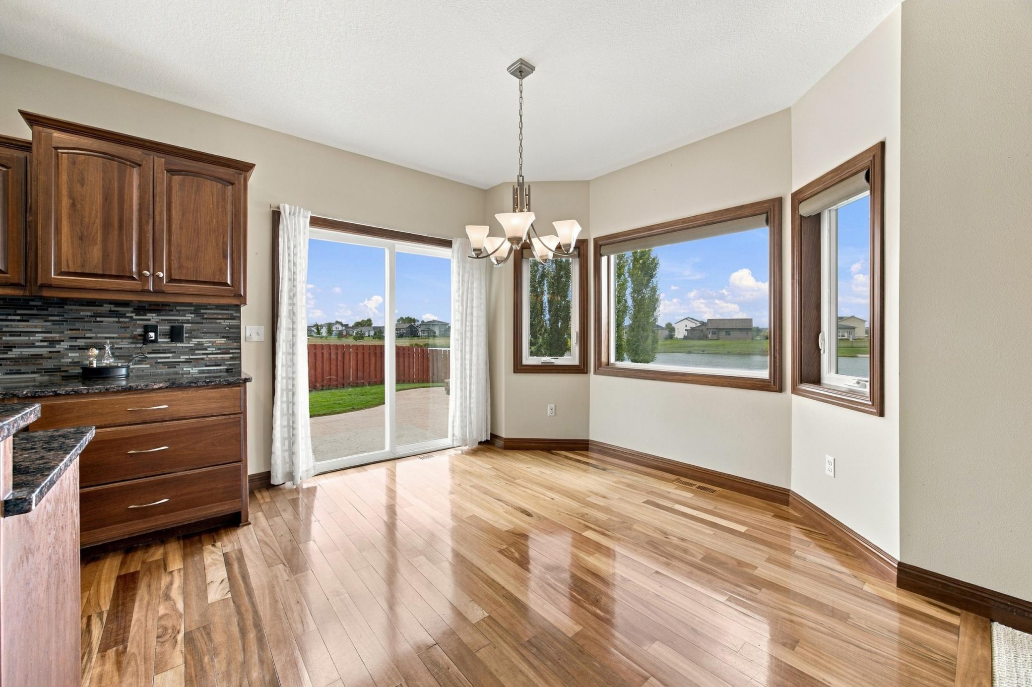 2014 single family home for sale at 2302 10th Street W in West Fargo, ND — 4 bed, 3 bath (photo 15 of 62)