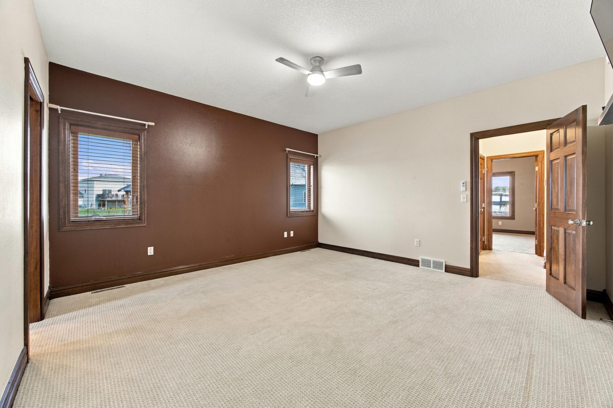2014 single family home for sale at 2302 10th Street W in West Fargo, ND — 4 bed, 3 bath (photo 20 of 62)