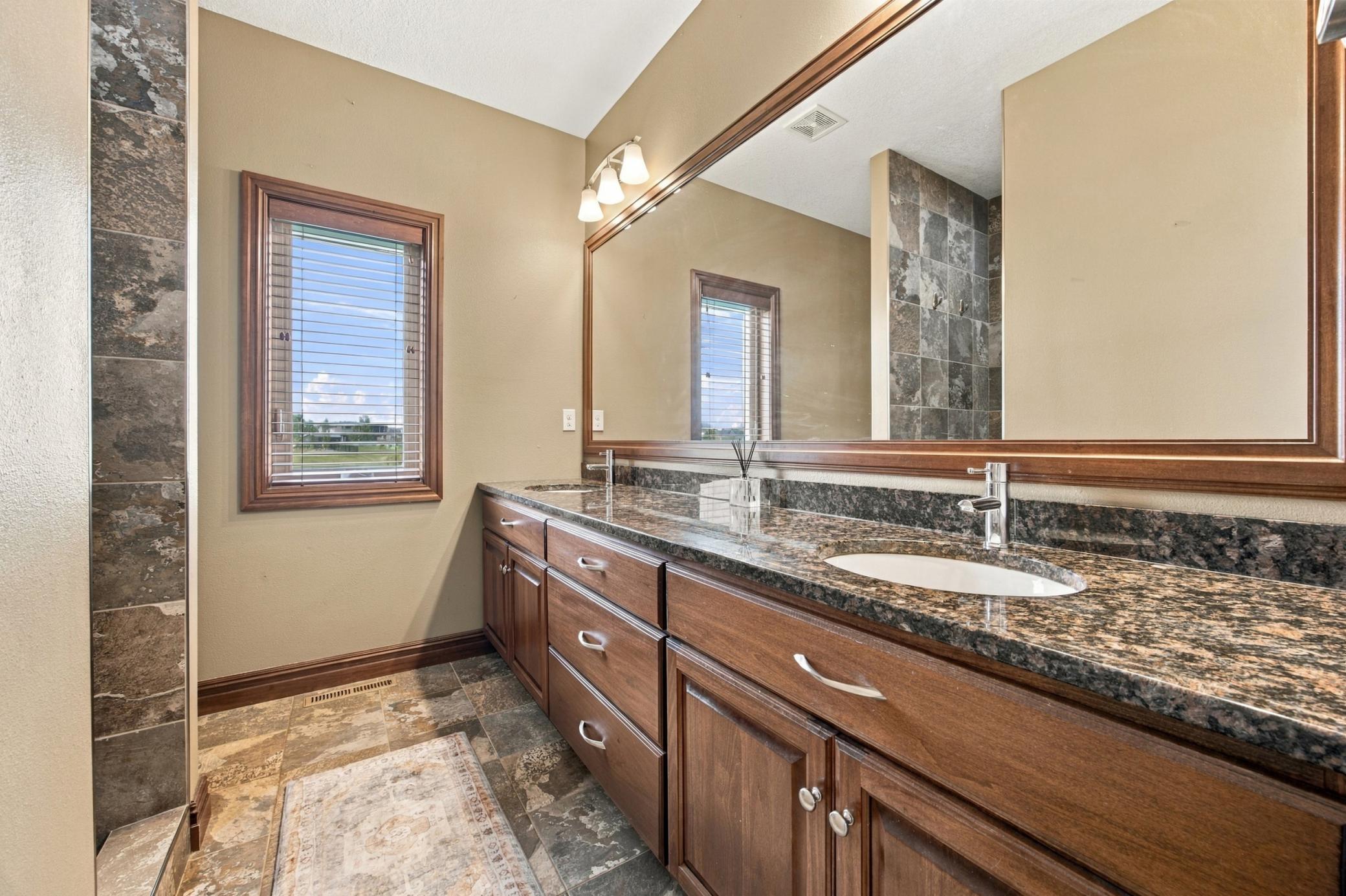 2014 single family home for sale at 2302 10th Street W in West Fargo, ND — 4 bed, 3 bath (photo 23 of 62)