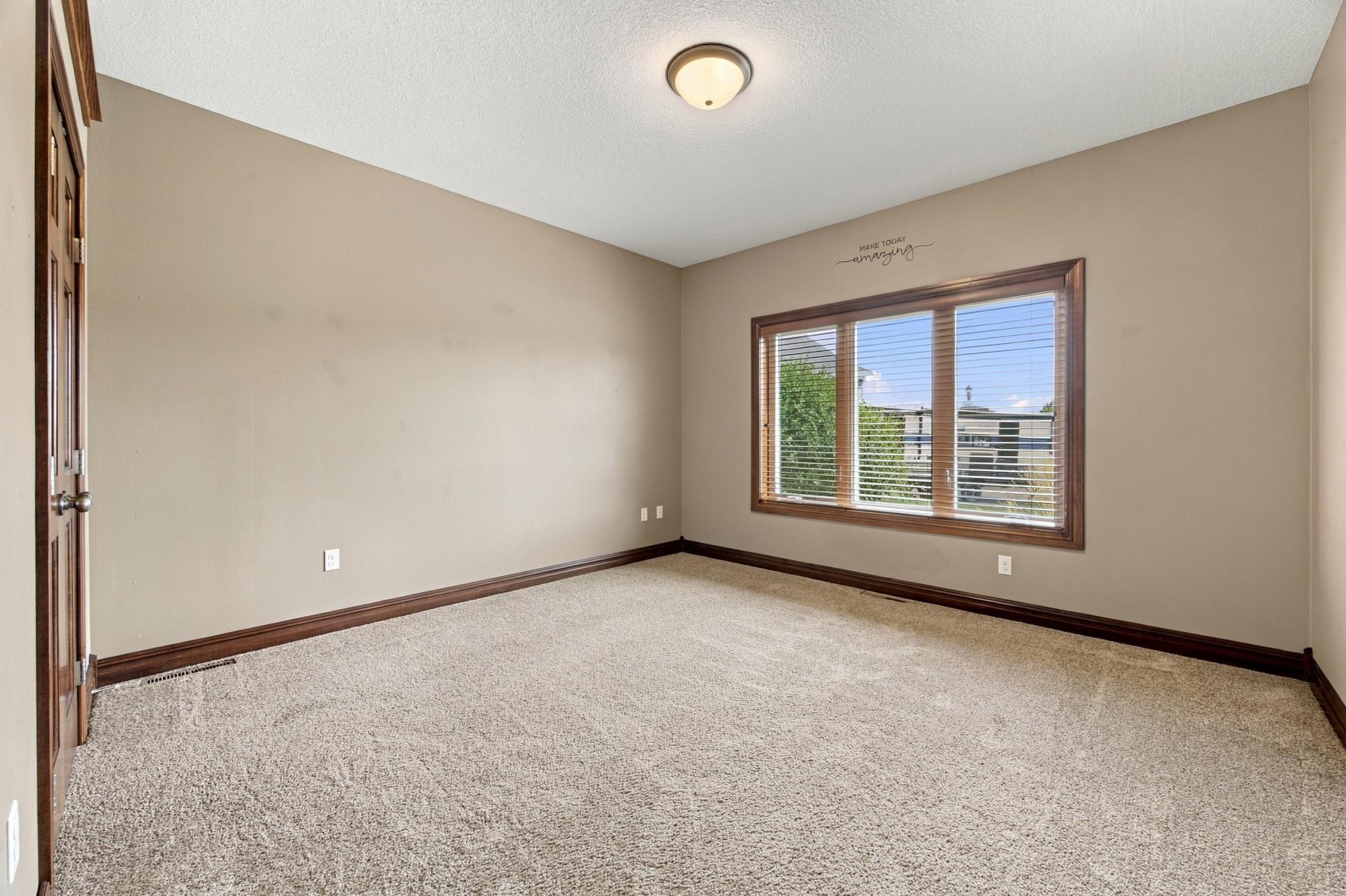 2014 single family home for sale at 2302 10th Street W in West Fargo, ND — 4 bed, 3 bath (photo 25 of 62)