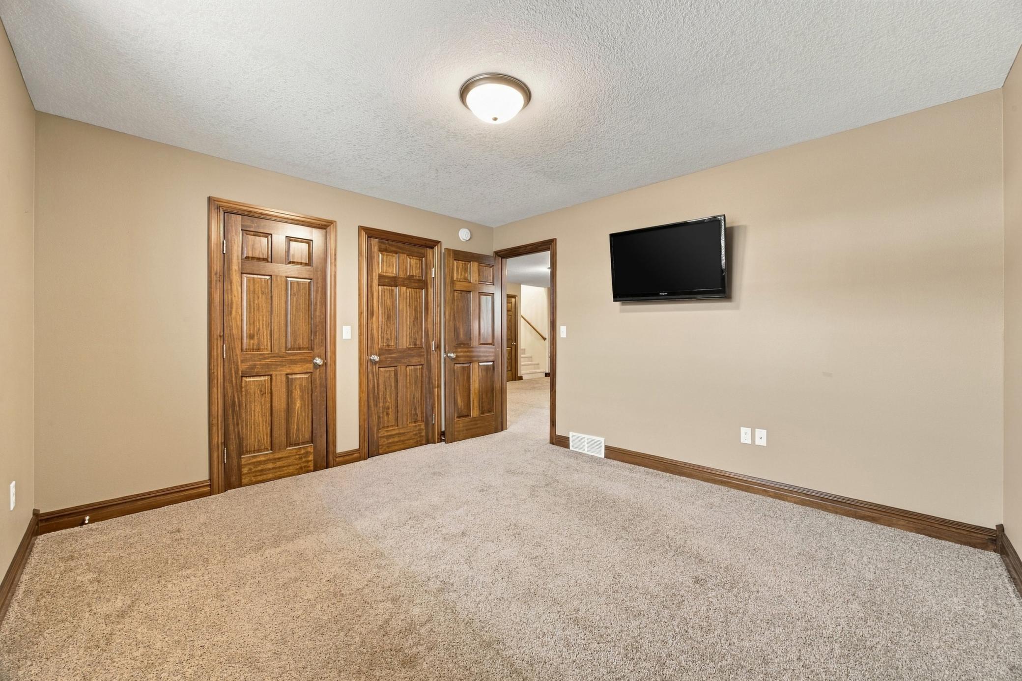 2014 single family home for sale at 2302 10th Street W in West Fargo, ND — 4 bed, 3 bath (photo 38 of 62)