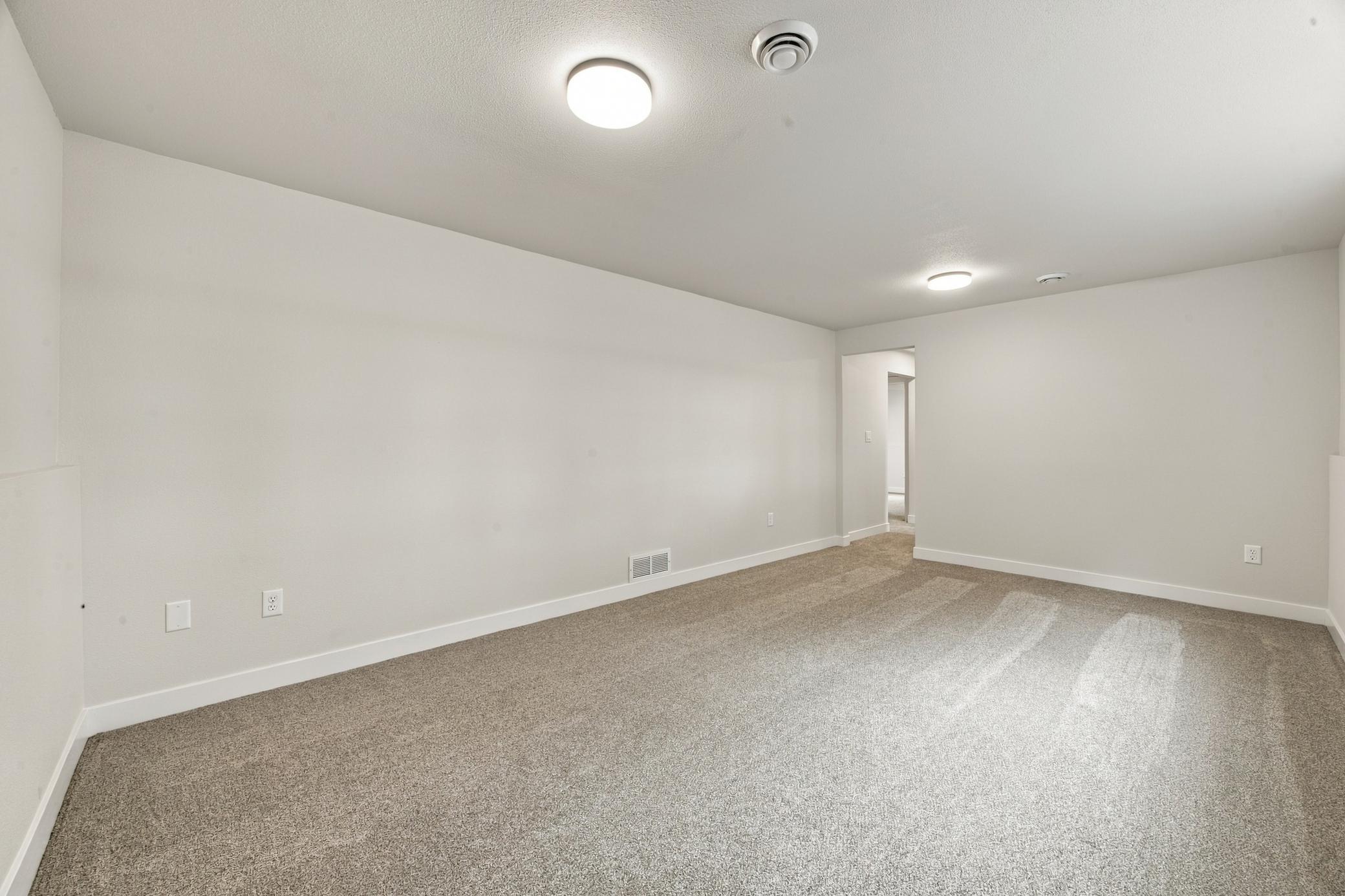 1967 single family home for sale at 1729 17th Street S in Fargo, ND — 4 bed, 2 bath (photo 16 of 31)