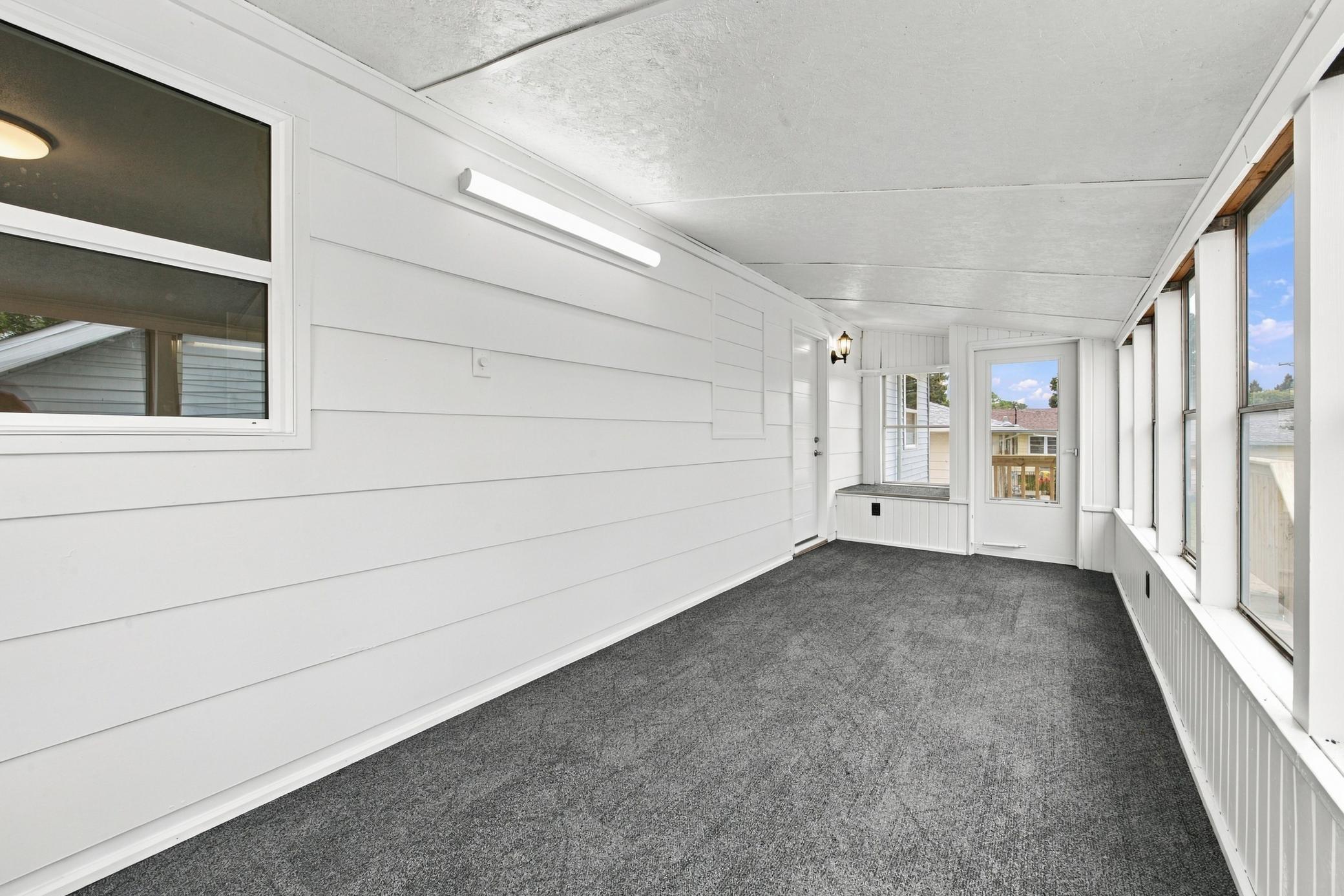 1967 single family home for sale at 1729 17th Street S in Fargo, ND — 4 bed, 2 bath (photo 25 of 31)