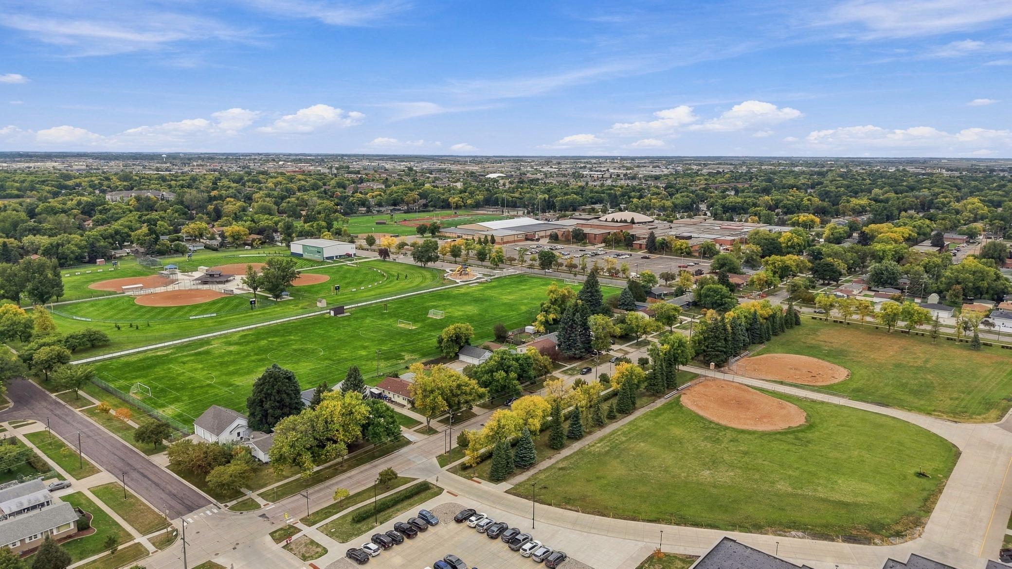 1967 single family home for sale at 1729 17th Street S in Fargo, ND — 4 bed, 2 bath (photo 28 of 31)
