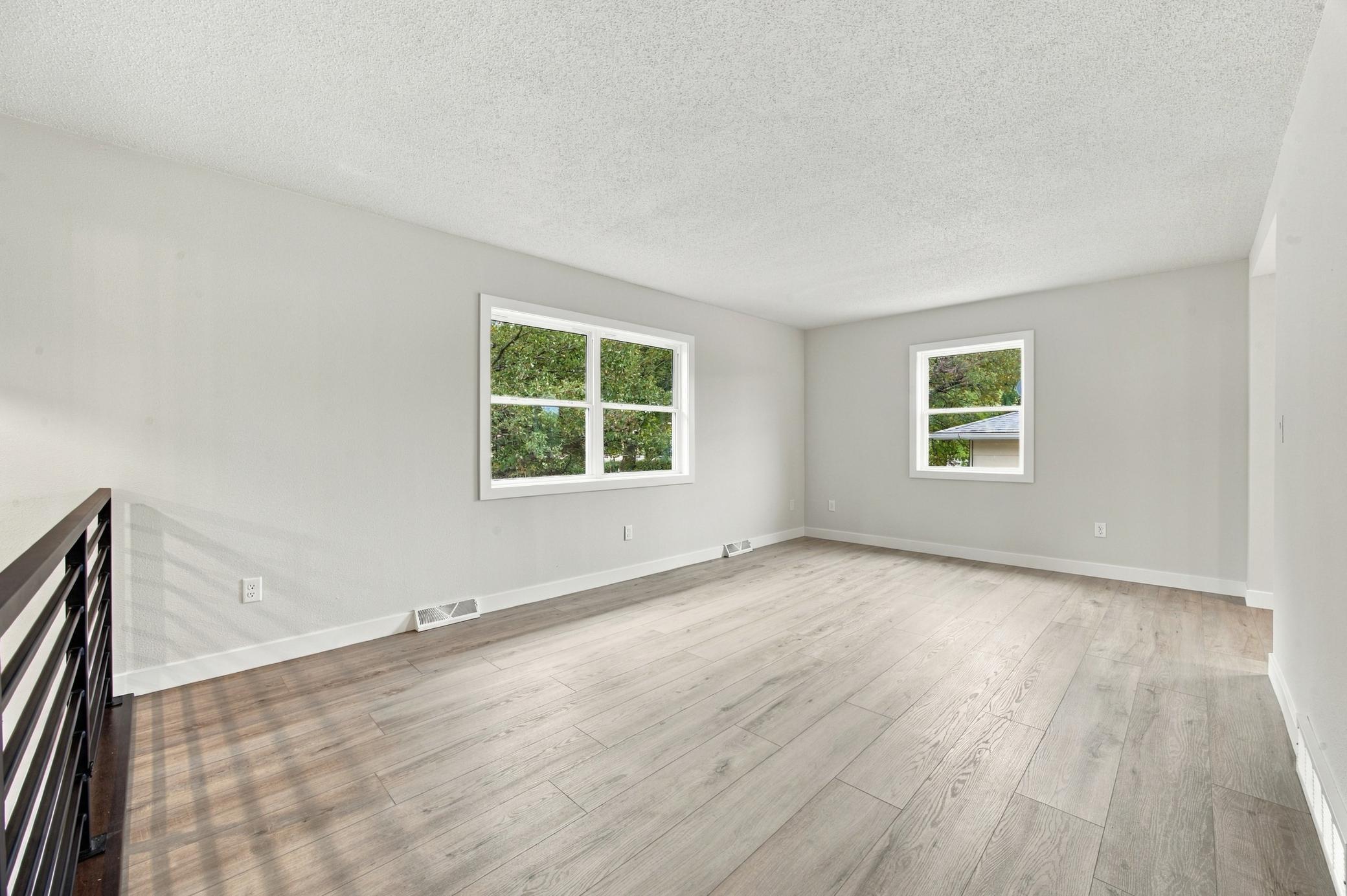 1967 single family home for sale at 1729 17th Street S in Fargo, ND — 4 bed, 2 bath (photo 9 of 31)