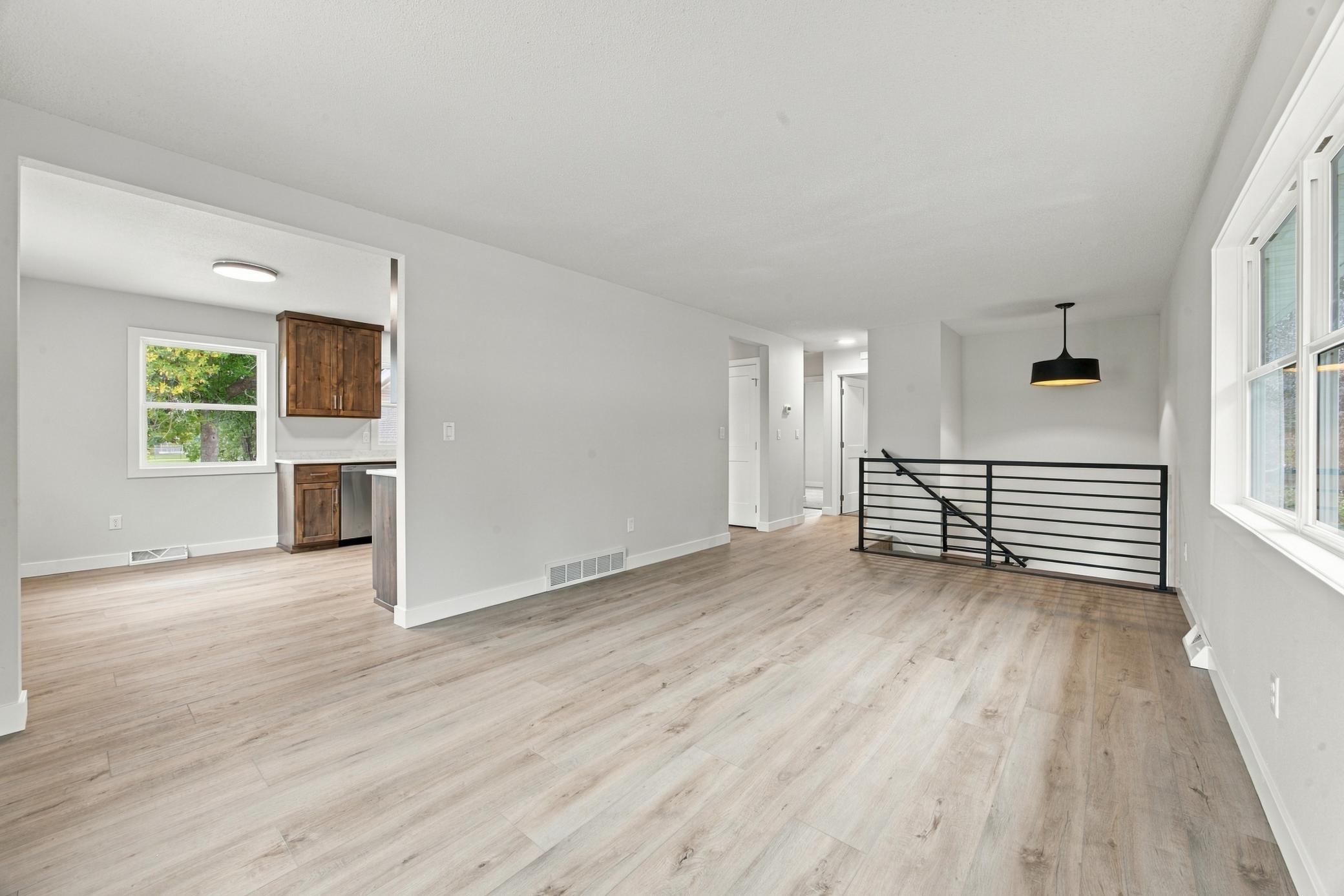 1967 single family home for sale at 1729 17th Street S in Fargo, ND — 4 bed, 2 bath (photo 10 of 31)