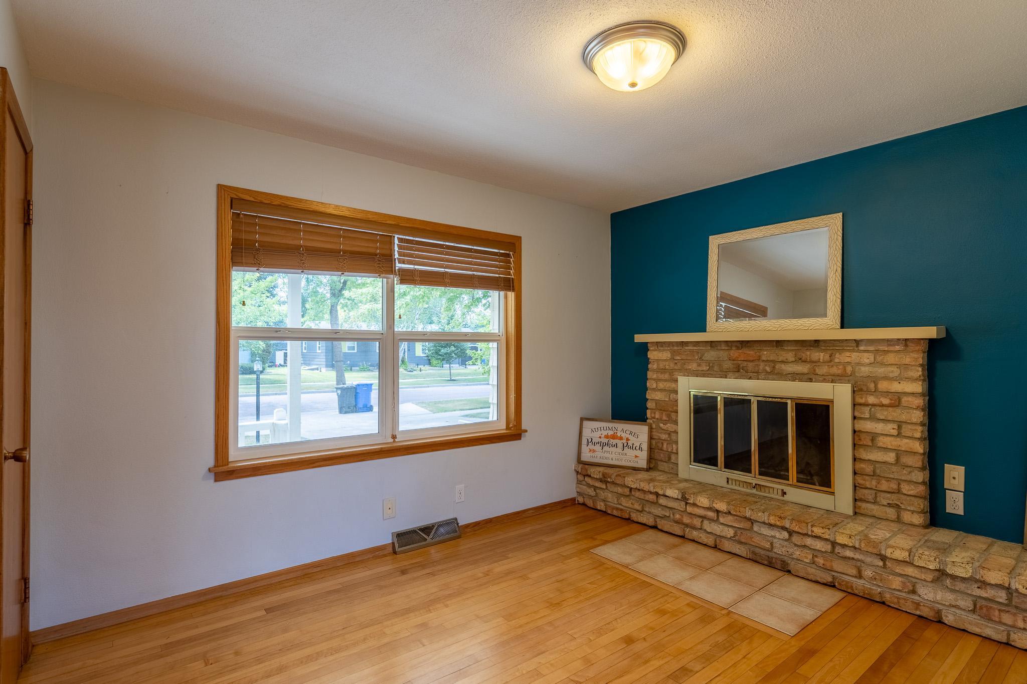 1961 single family home for sale at 913 Park Drive S in Fargo, ND — 5 bed, 4 bath (photo 11 of 52)