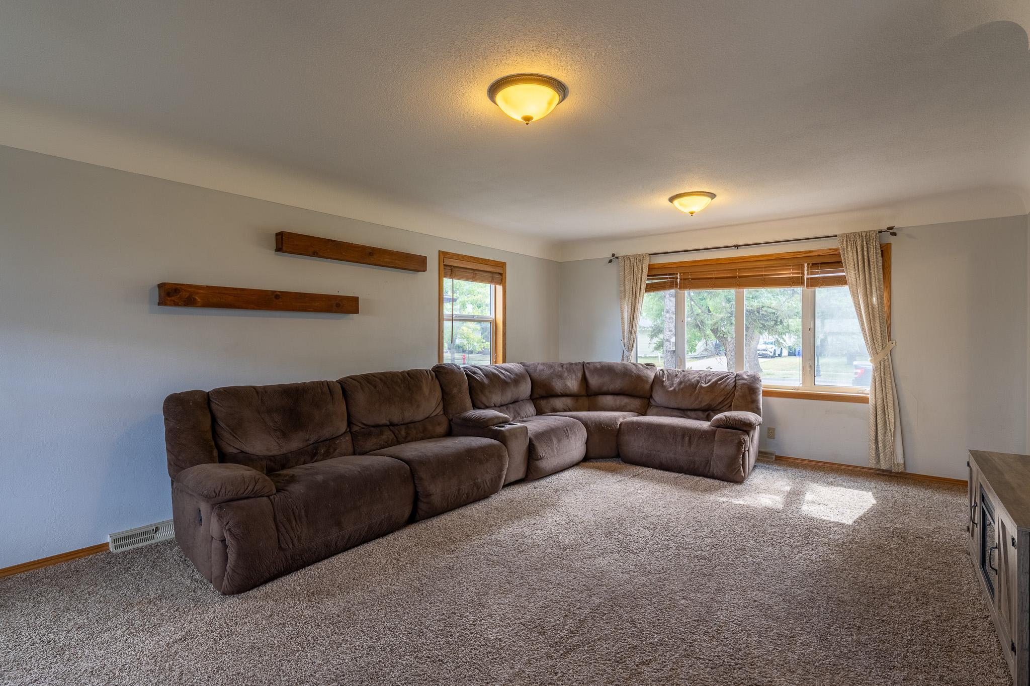 1961 single family home for sale at 913 Park Drive S in Fargo, ND — 5 bed, 4 bath (photo 16 of 52)