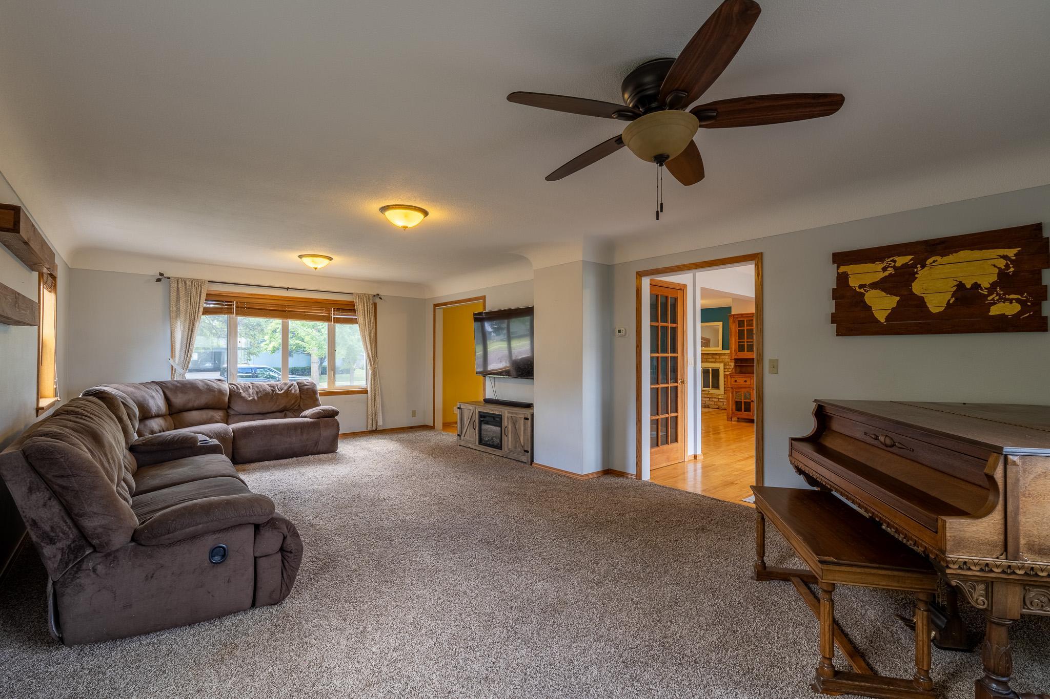 1961 single family home for sale at 913 Park Drive S in Fargo, ND — 5 bed, 4 bath (photo 18 of 52)