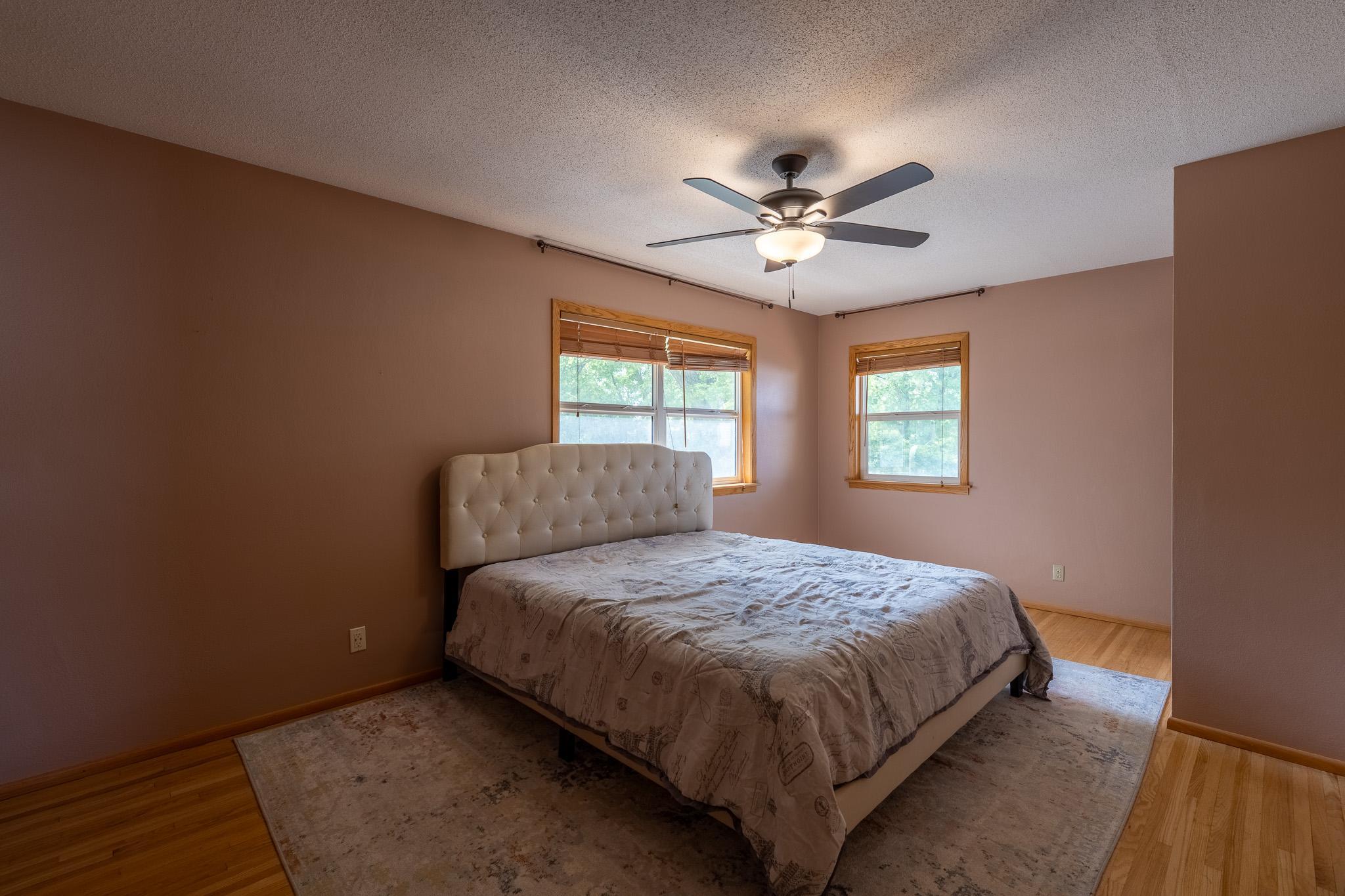 1961 single family home for sale at 913 Park Drive S in Fargo, ND — 5 bed, 4 bath (photo 19 of 52)
