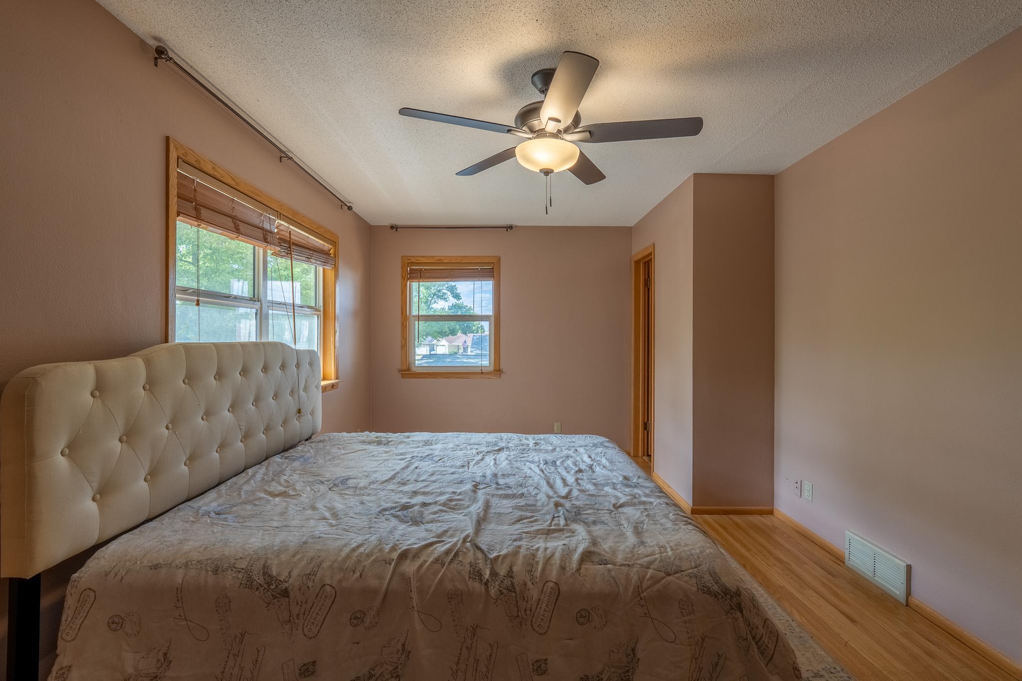 1961 single family home for sale at 913 Park Drive S in Fargo, ND — 5 bed, 4 bath (photo 20 of 52)