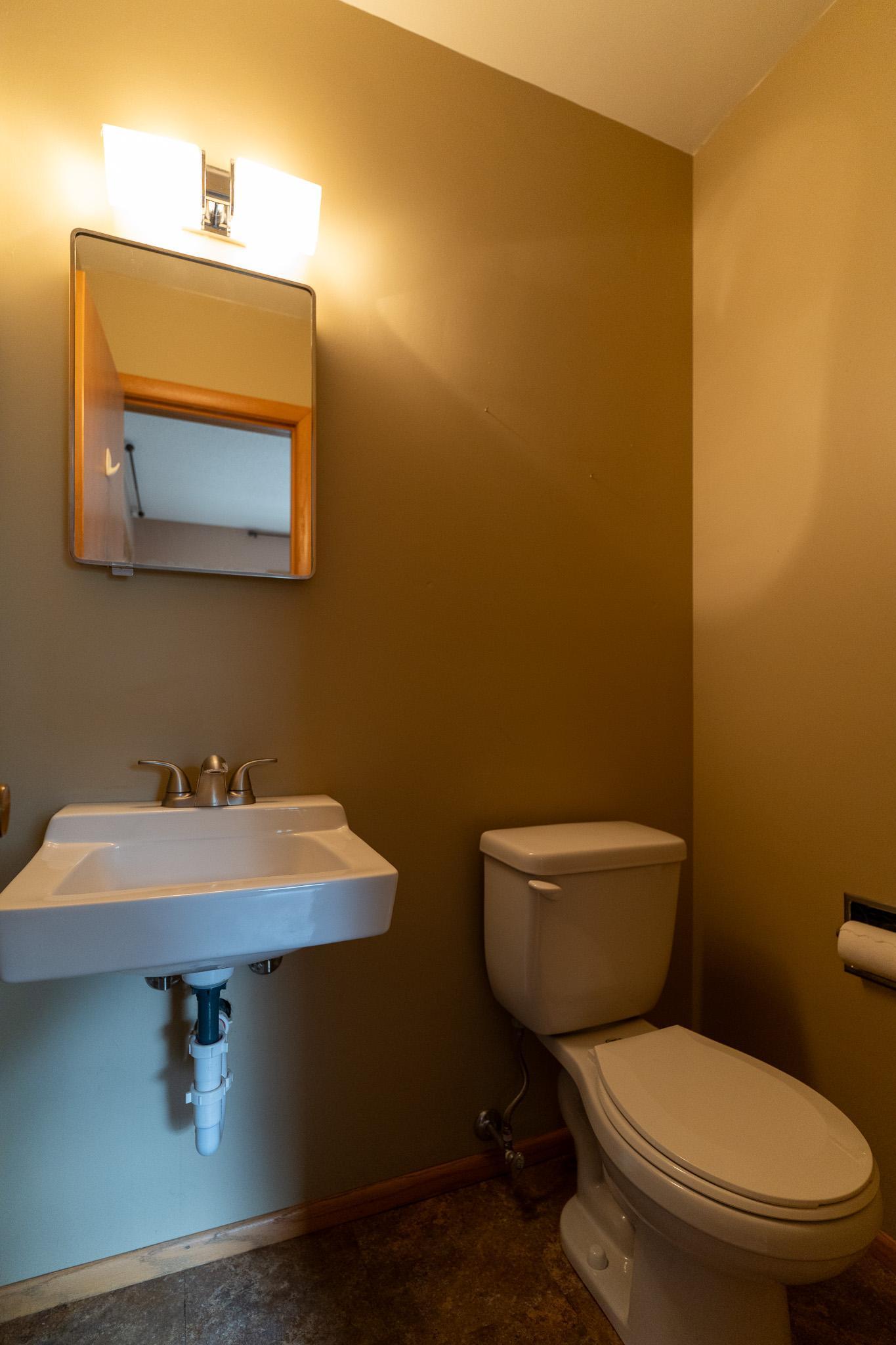 1961 single family home for sale at 913 Park Drive S in Fargo, ND — 5 bed, 4 bath (photo 22 of 52)