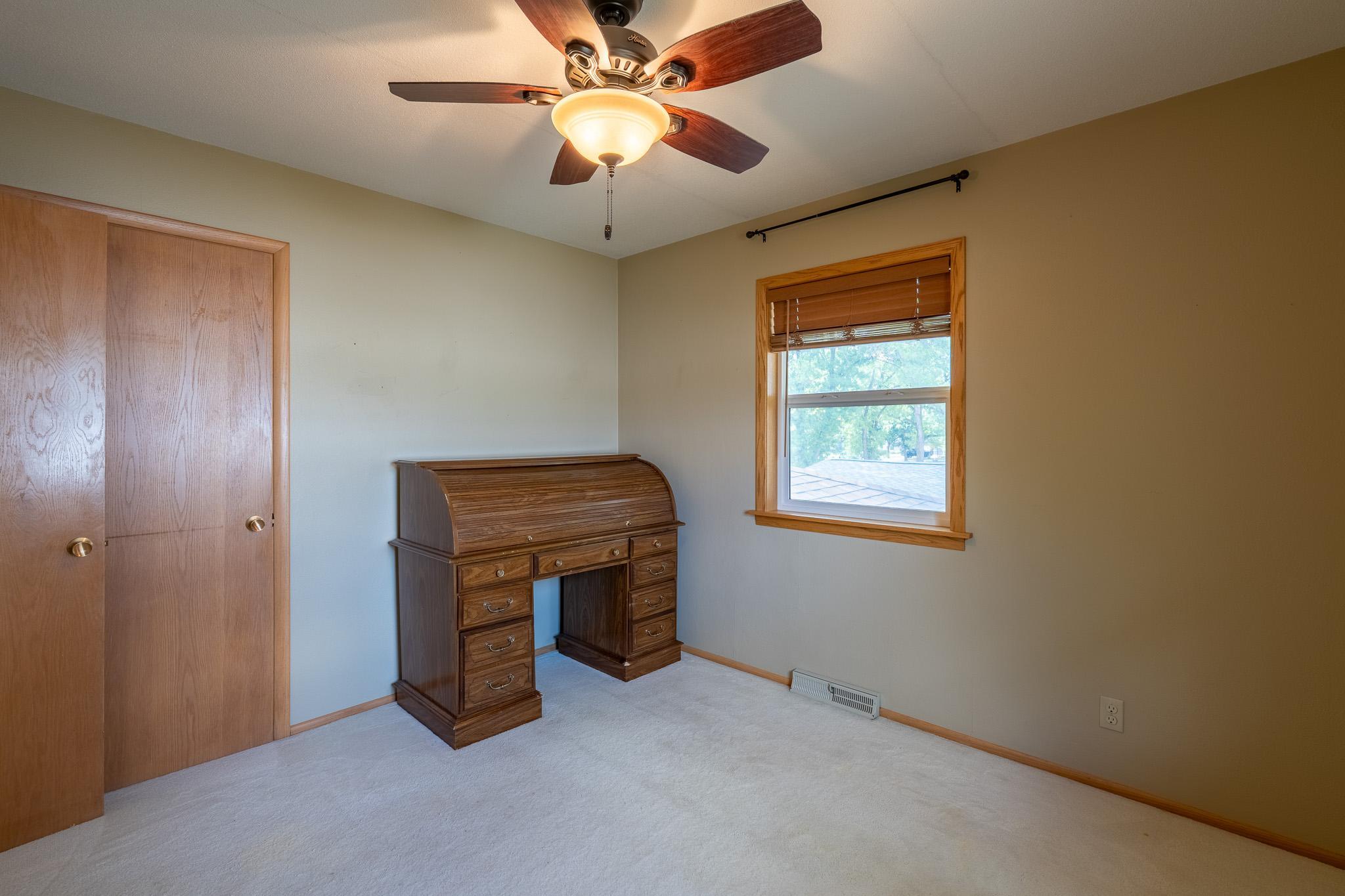 1961 single family home for sale at 913 Park Drive S in Fargo, ND — 5 bed, 4 bath (photo 24 of 52)