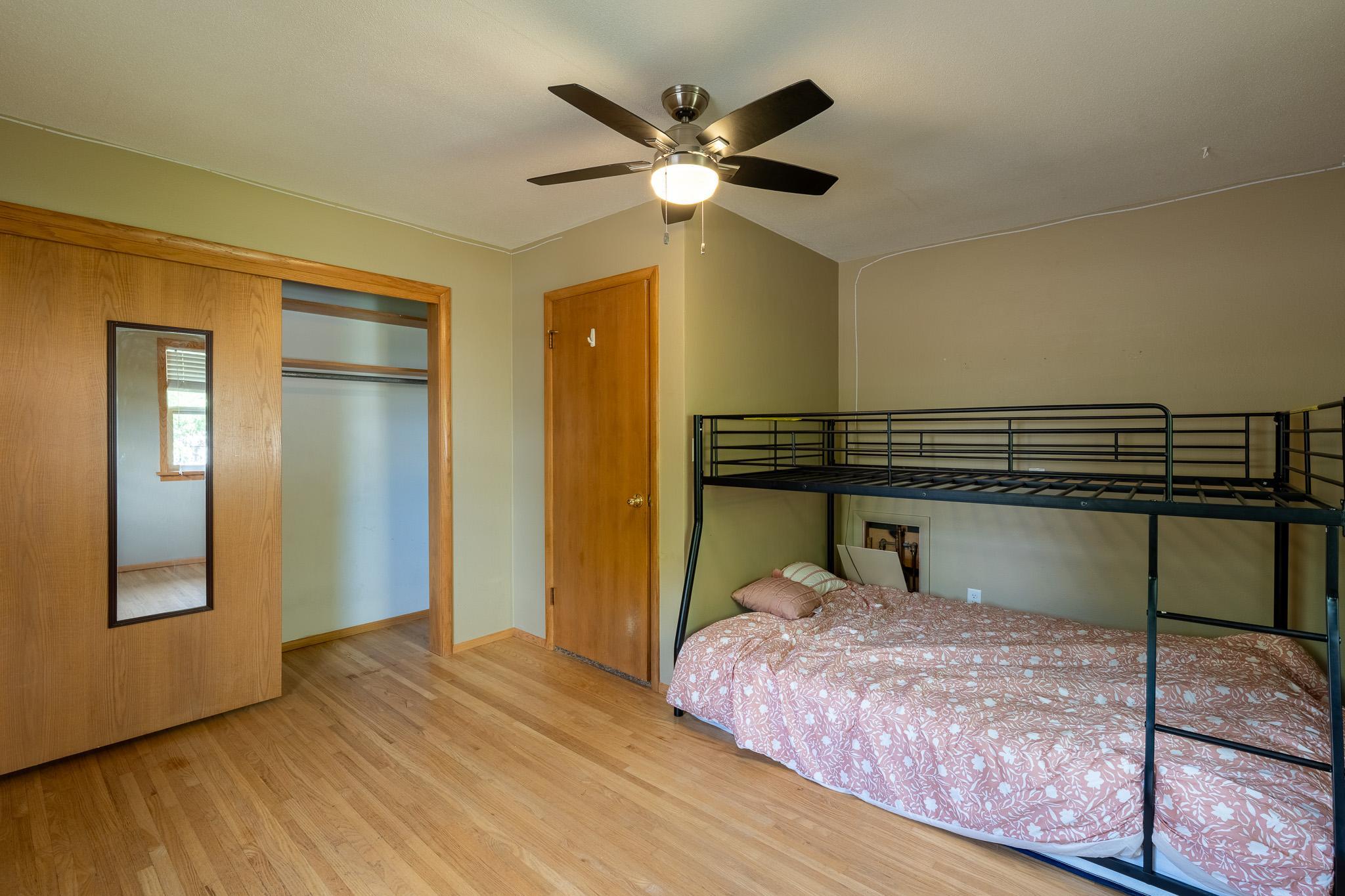1961 single family home for sale at 913 Park Drive S in Fargo, ND — 5 bed, 4 bath (photo 26 of 52)
