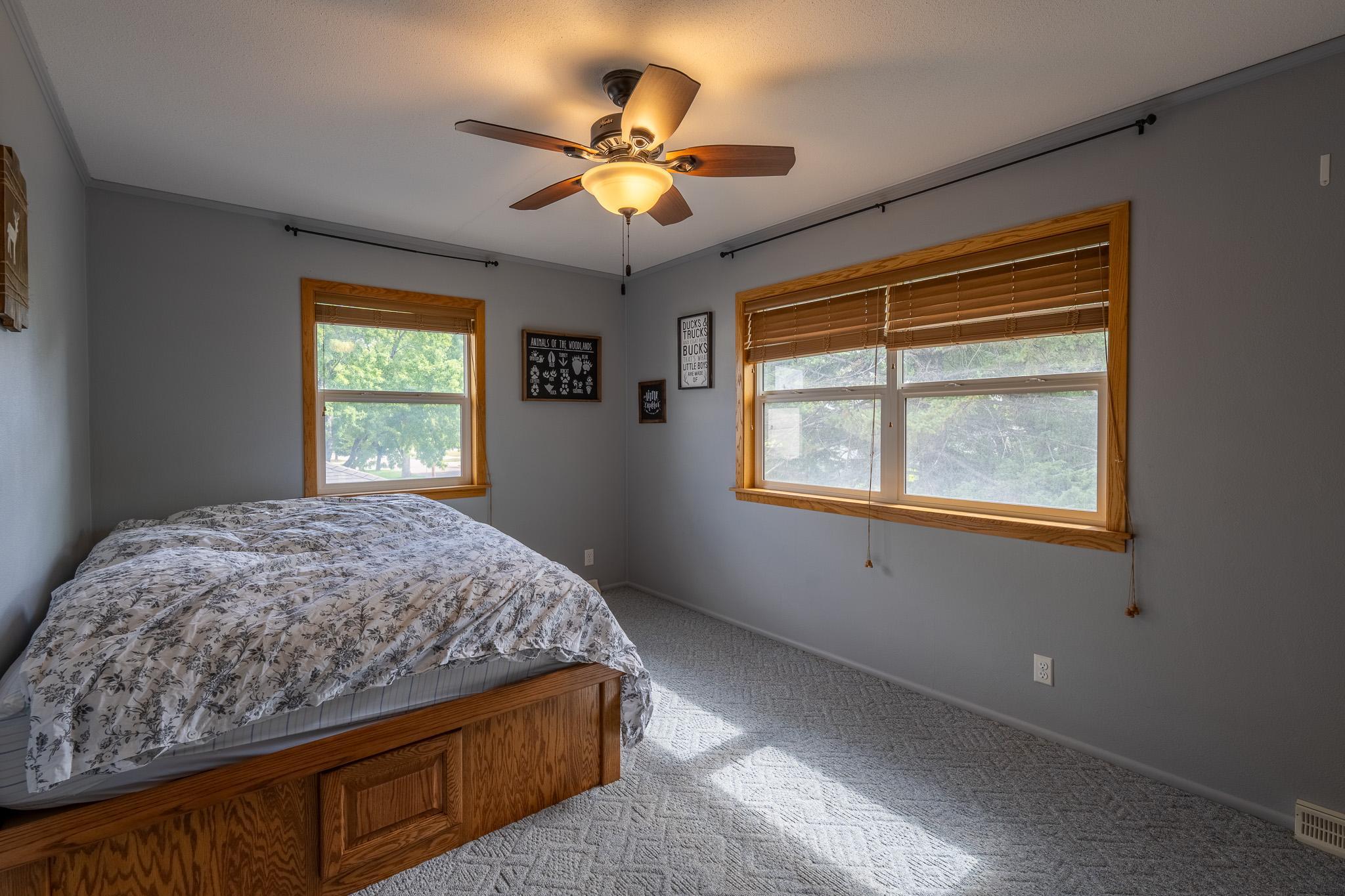1961 single family home for sale at 913 Park Drive S in Fargo, ND — 5 bed, 4 bath (photo 27 of 52)