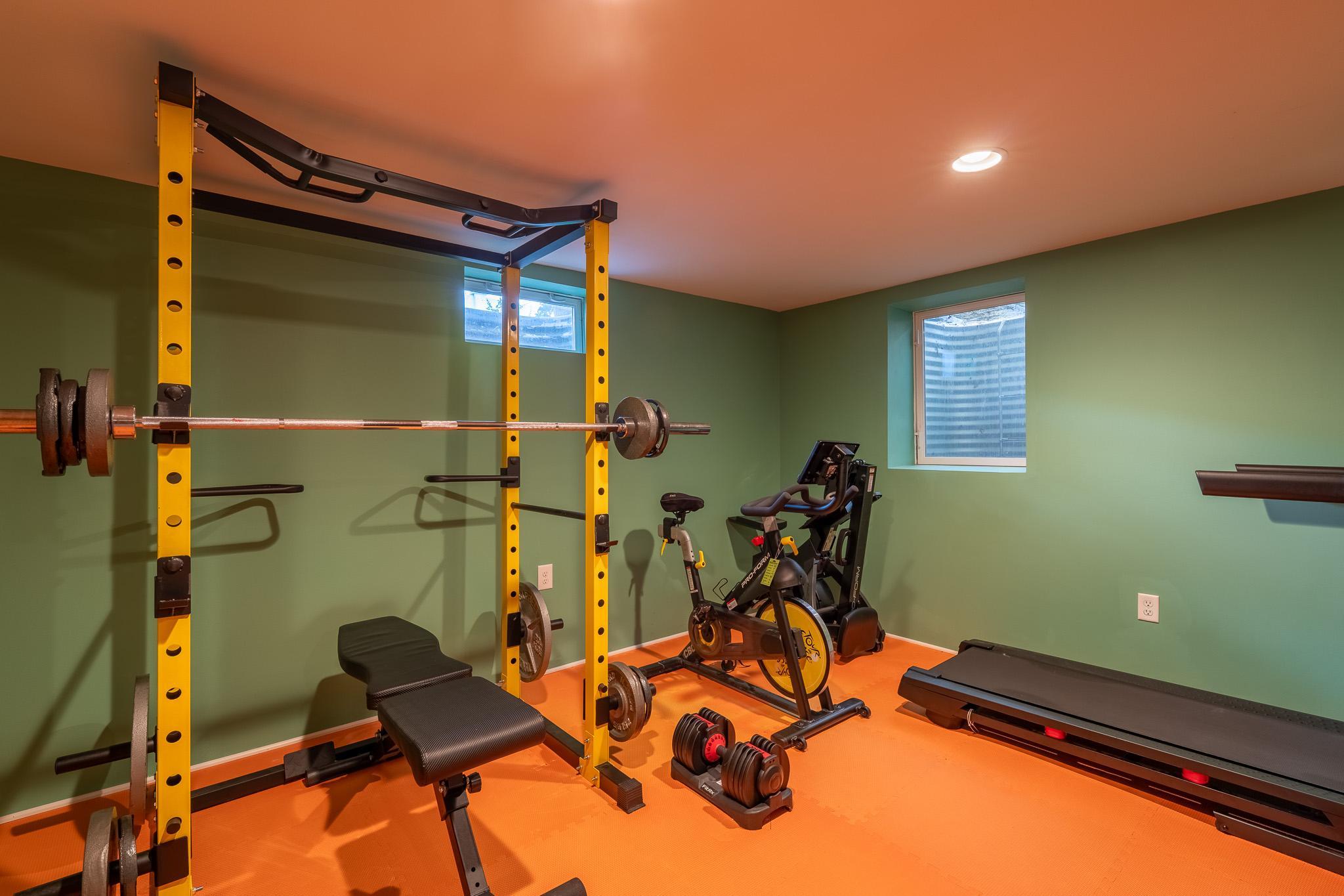 1961 single family home for sale at 913 Park Drive S in Fargo, ND — 5 bed, 4 bath (photo 36 of 52)
