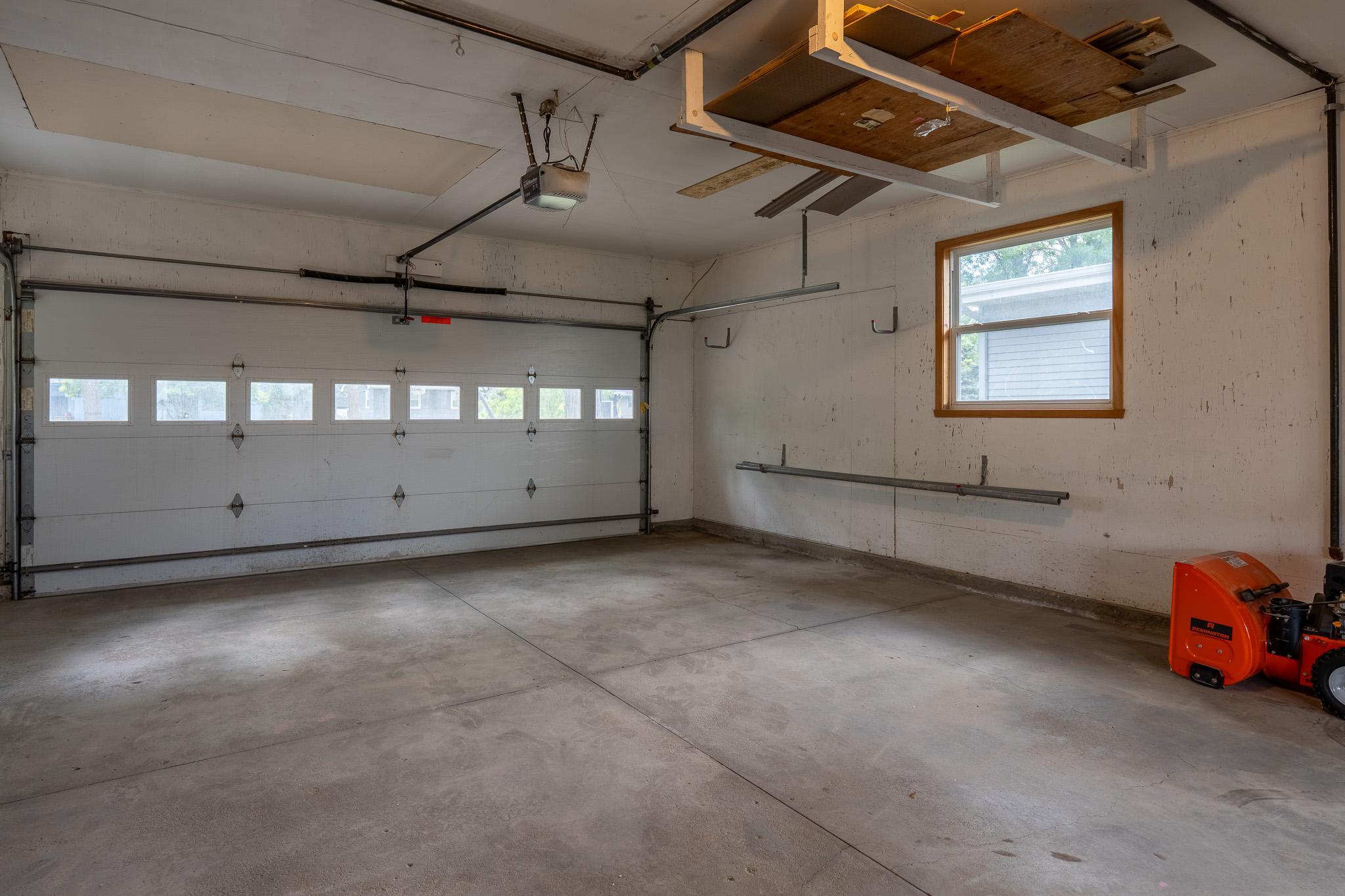 1961 single family home for sale at 913 Park Drive S in Fargo, ND — 5 bed, 4 bath (photo 47 of 52)