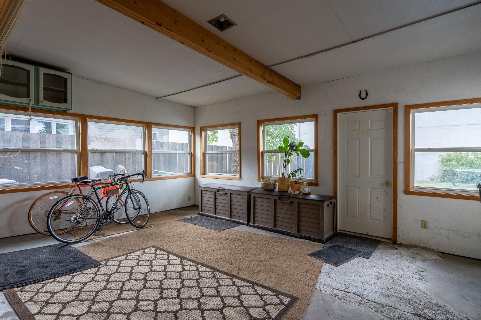 1961 single family home for sale at 913 Park Drive S in Fargo, ND — 5 bed, 4 bath (photo 51 of 52)
