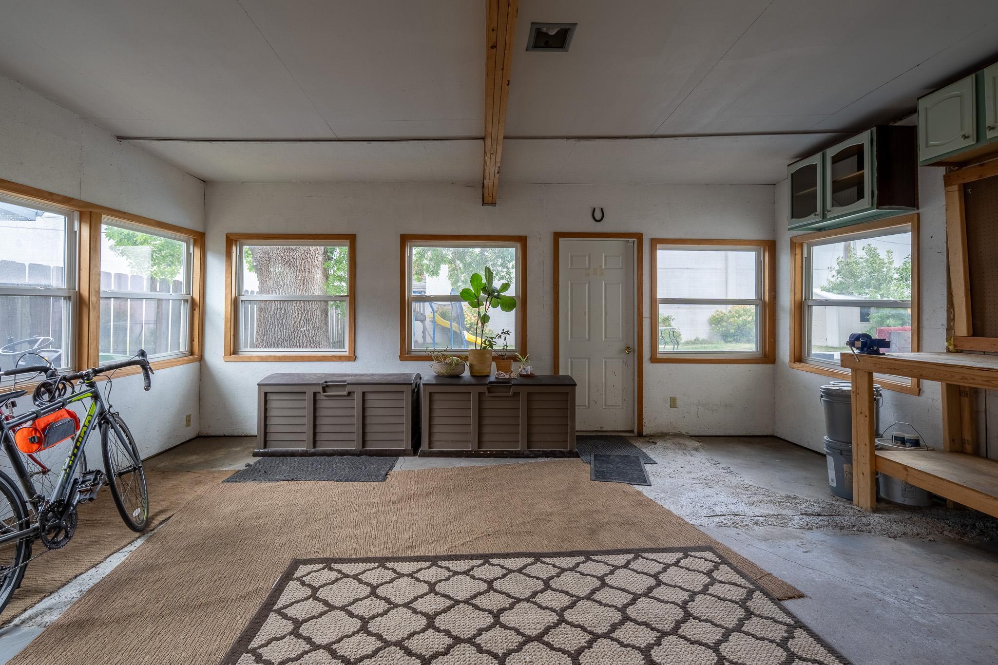 1961 single family home for sale at 913 Park Drive S in Fargo, ND — 5 bed, 4 bath (photo 52 of 52)